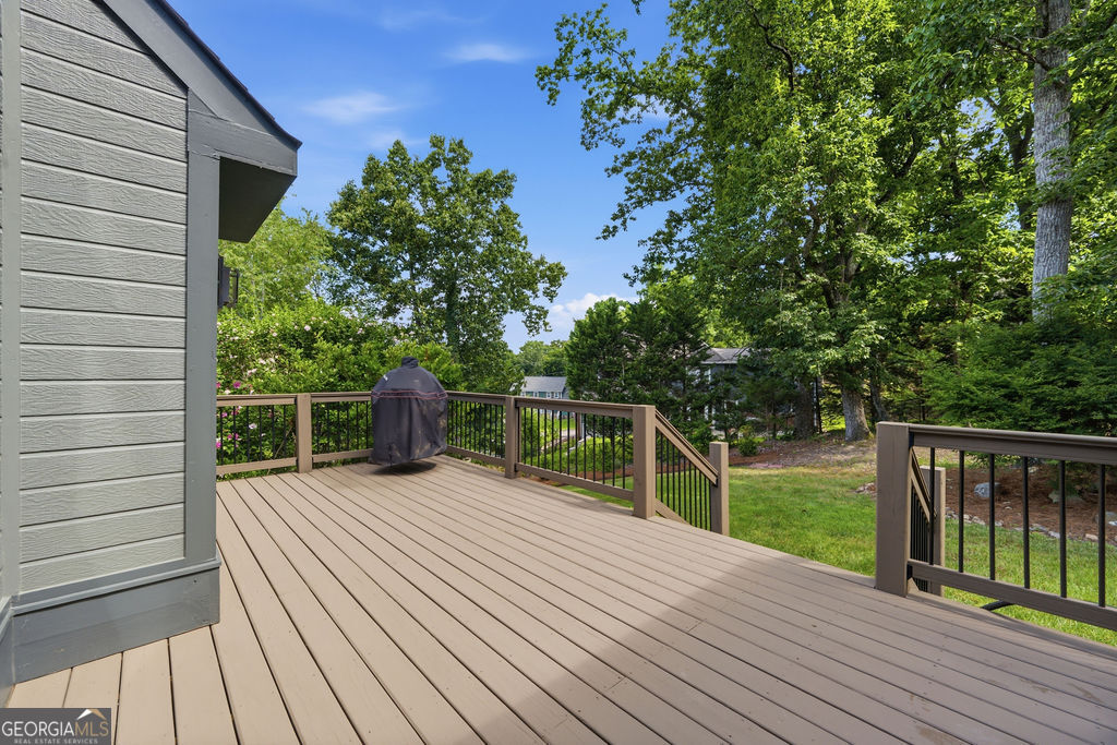 7 Windsor Lane Property Photo 52