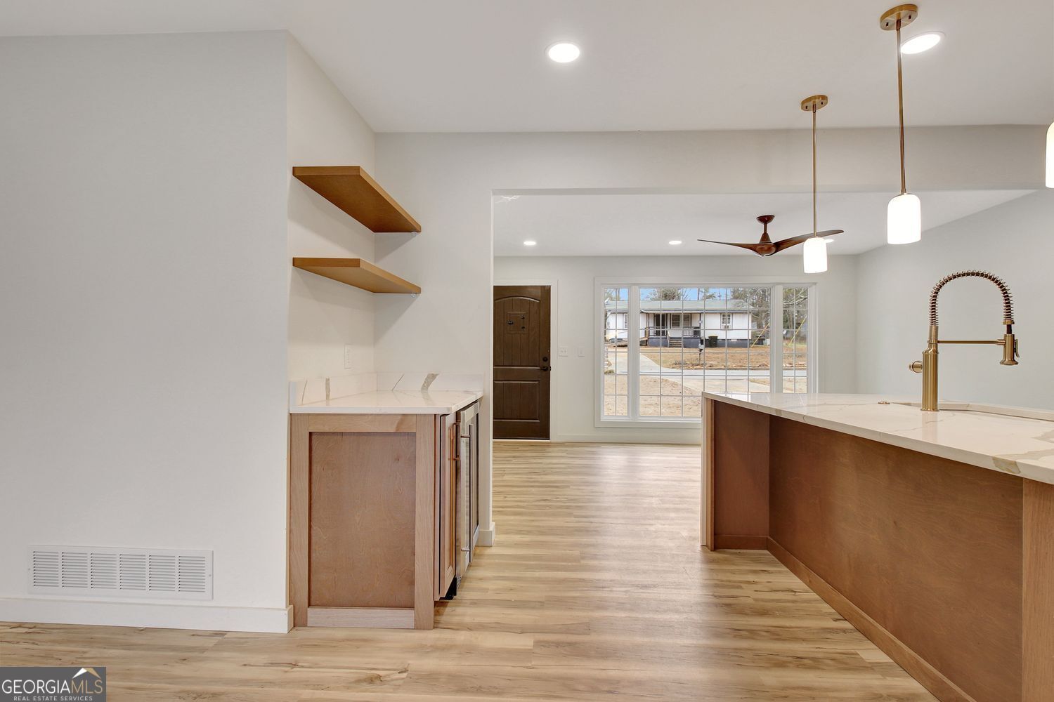 183 Pine Street Ne Property Photo 14