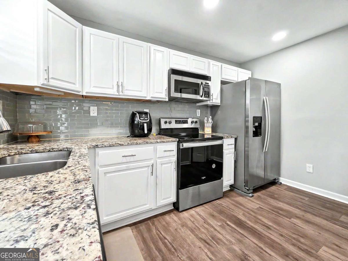 1530 Columbia Drive Property Photo 11