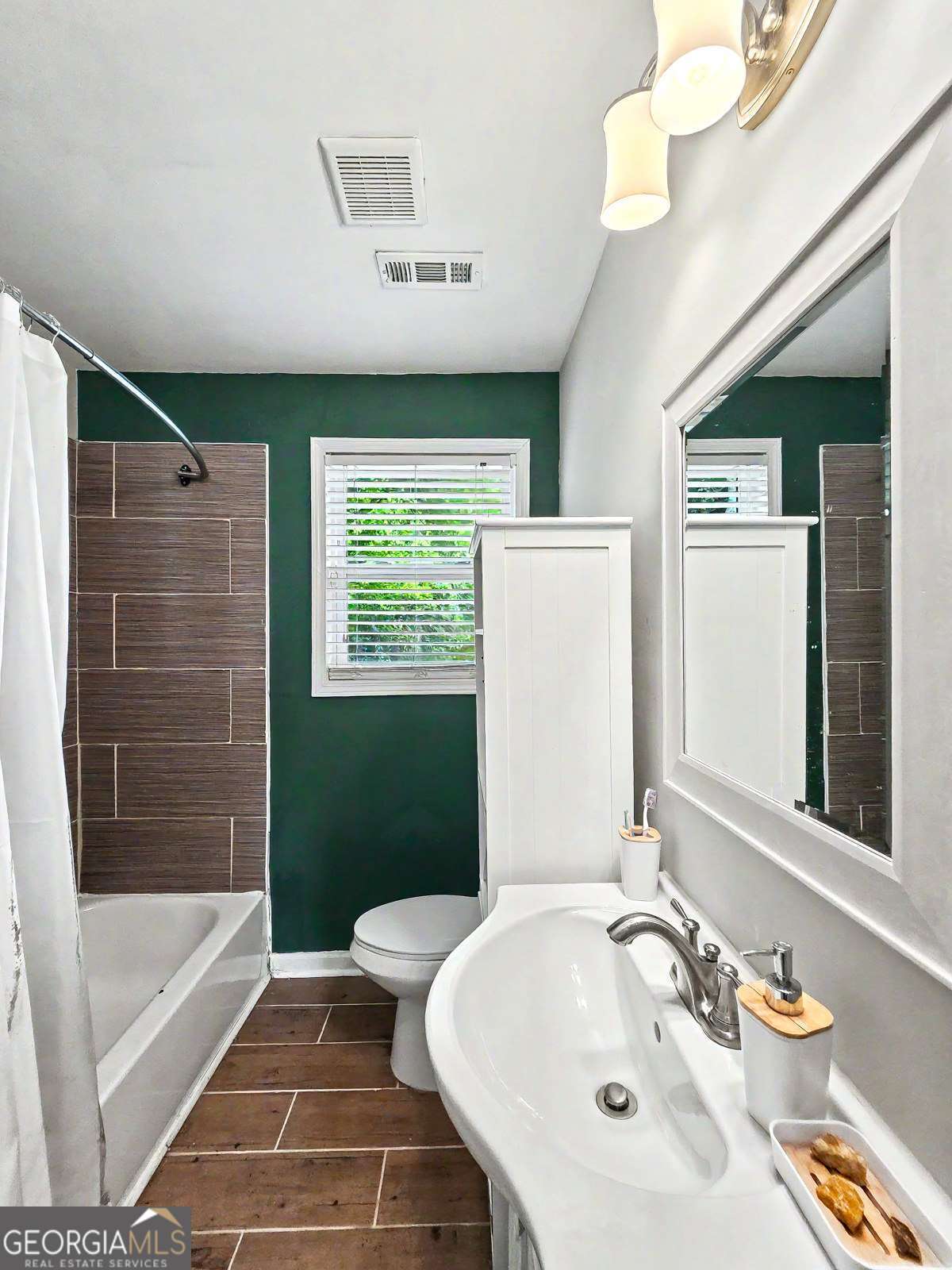 1530 Columbia Drive Property Photo 18