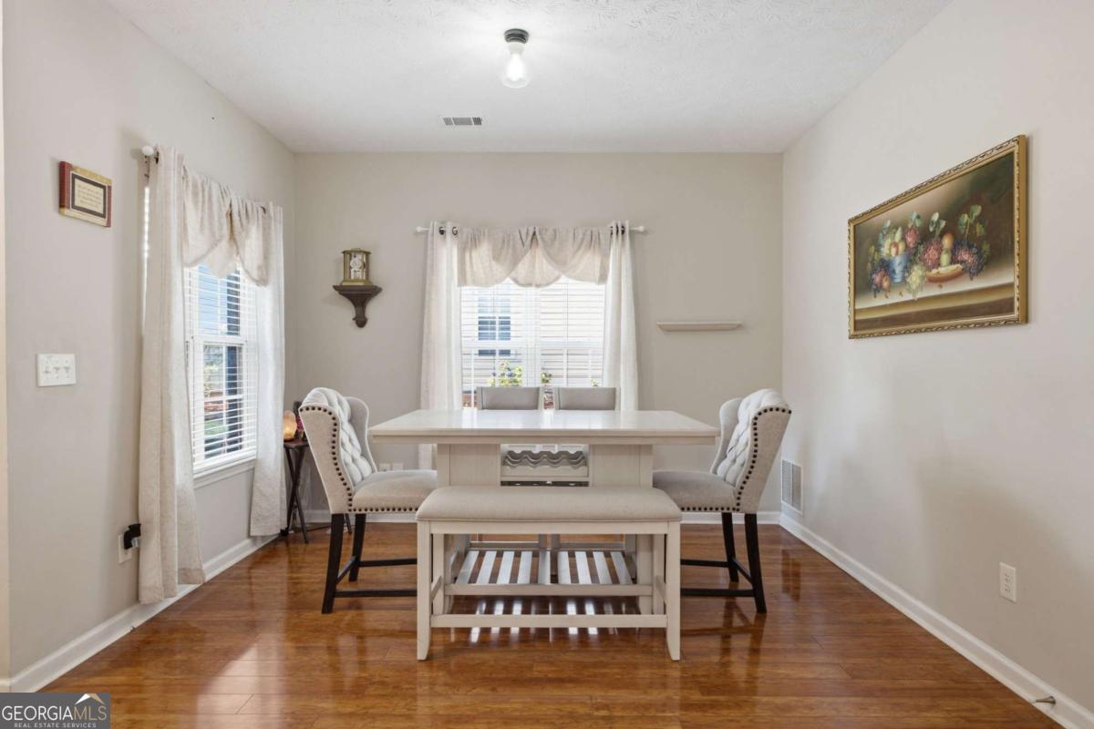 5009 Timber Hills Drive Property Photo 4