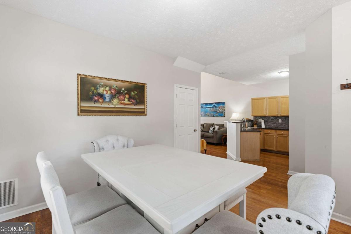 5009 Timber Hills Drive Property Photo 5