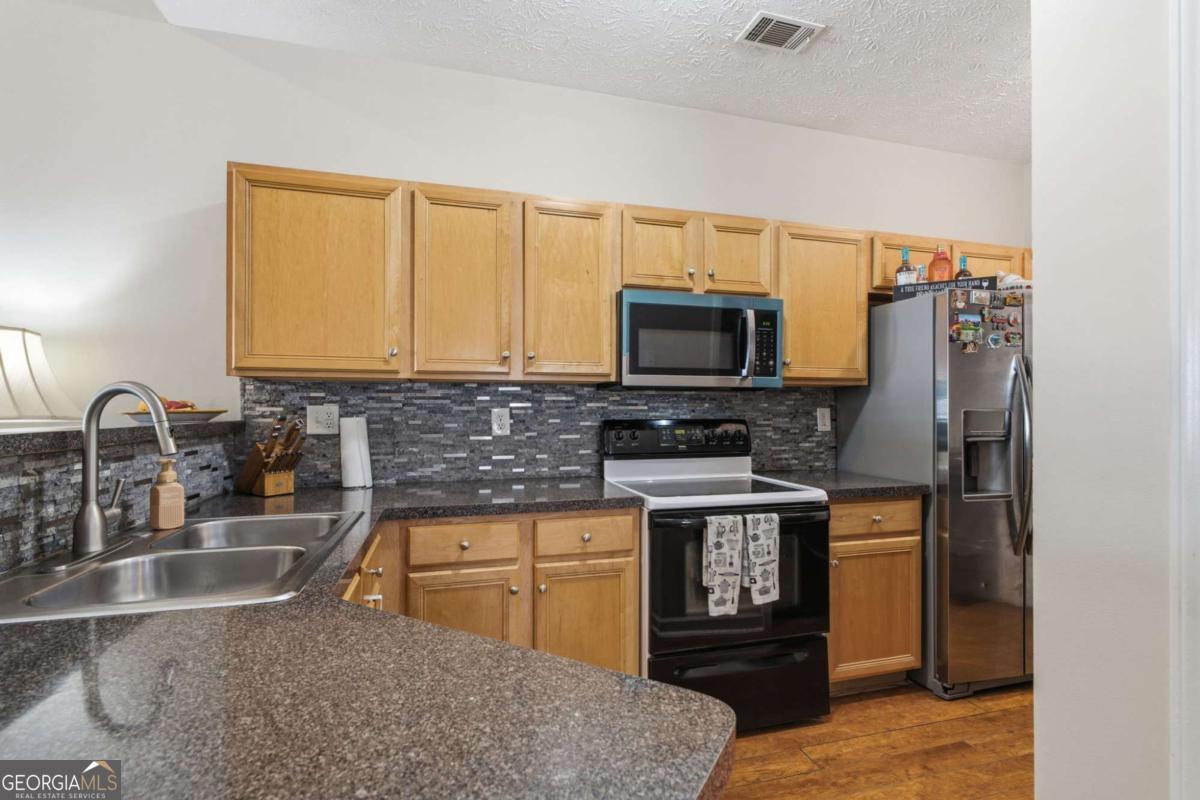 5009 Timber Hills Drive Property Photo 8