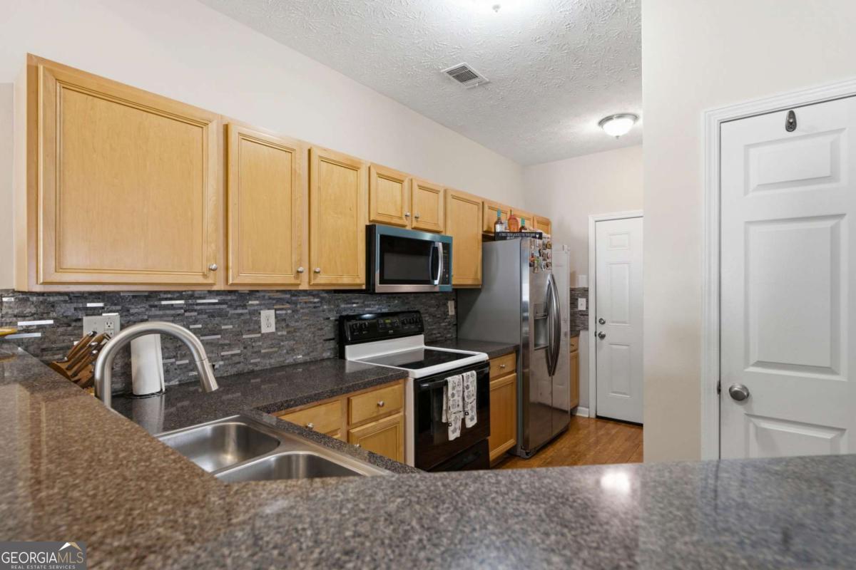 5009 Timber Hills Drive Property Photo 9