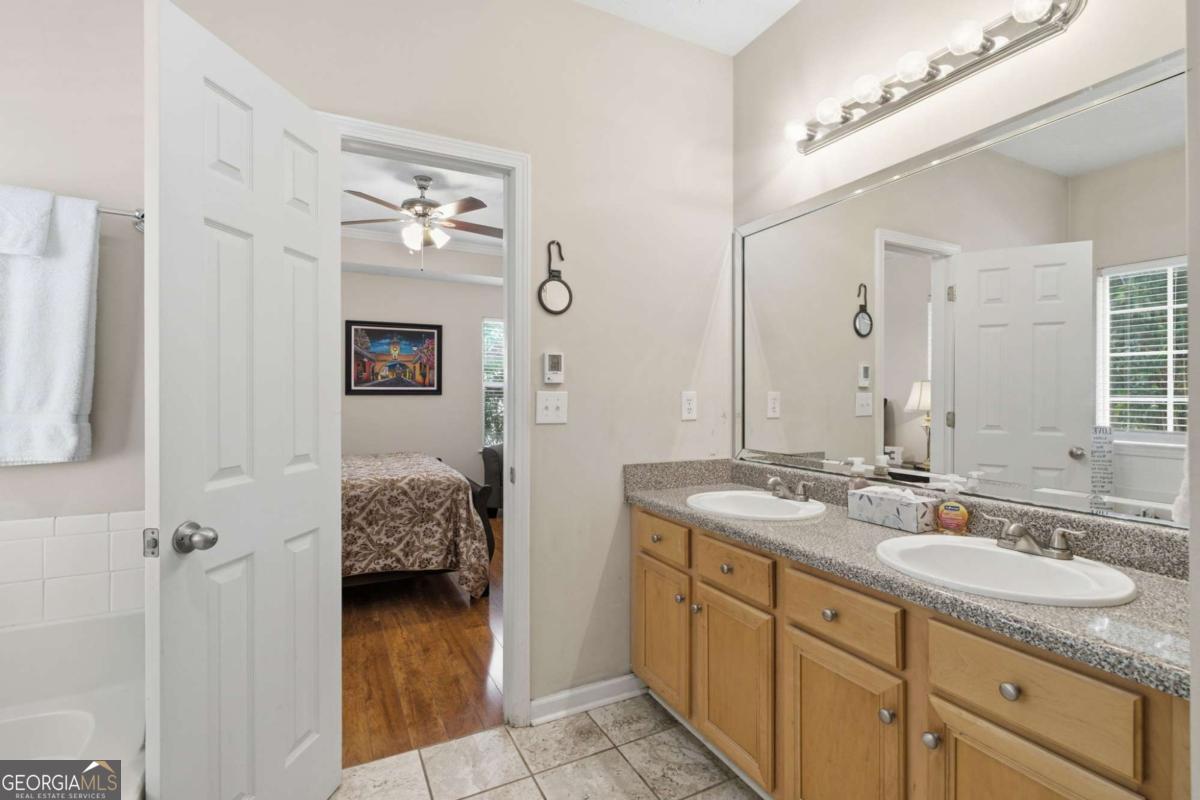 5009 Timber Hills Drive Property Photo 19
