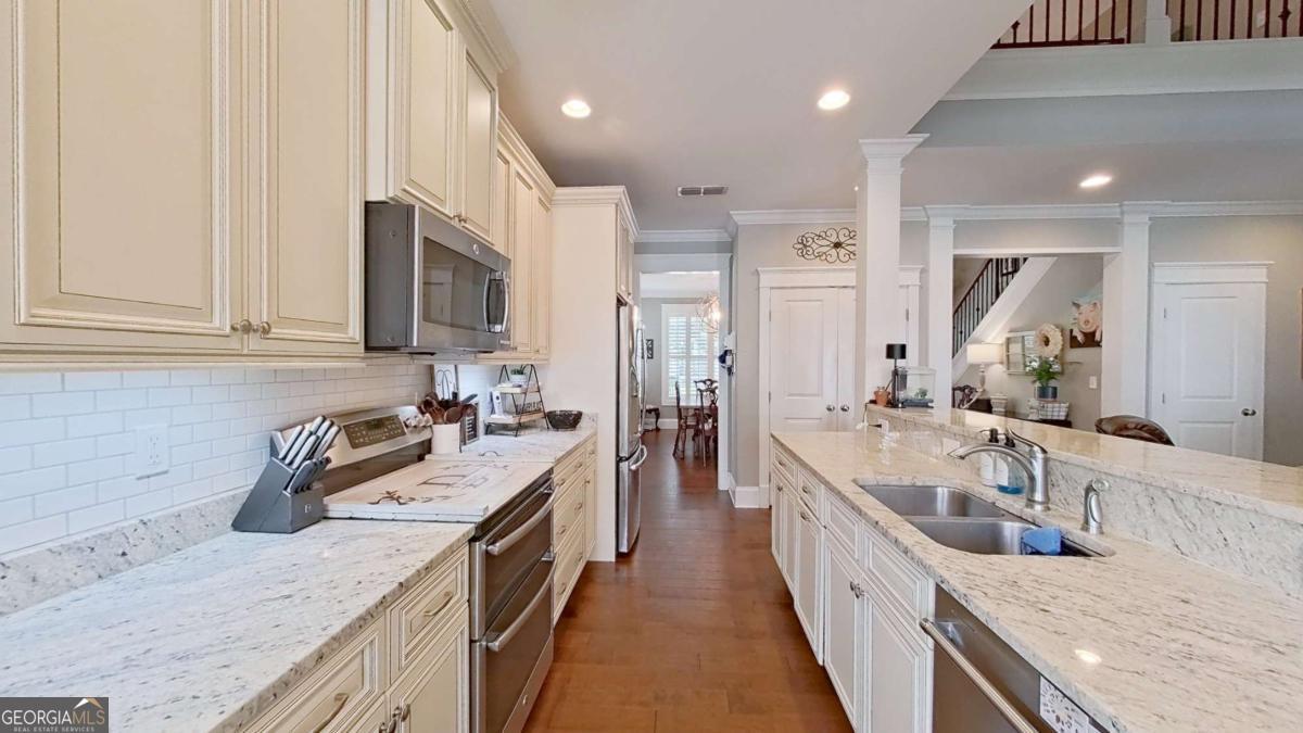 100 Morningside Drive Property Photo 11