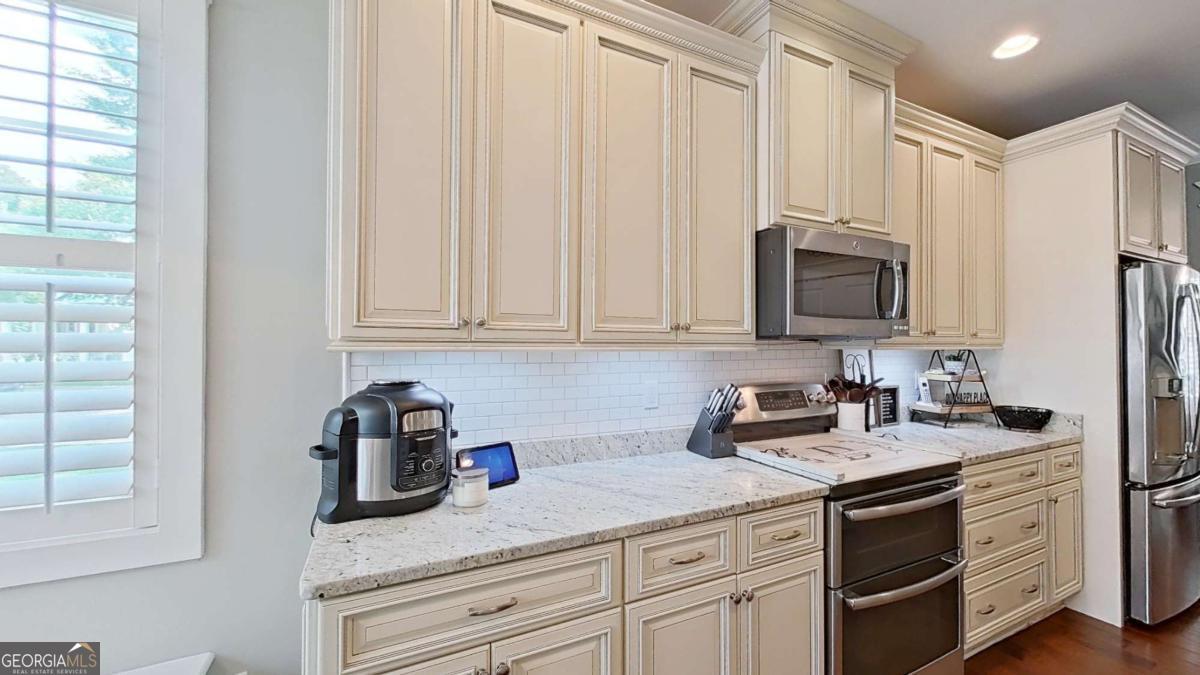 100 Morningside Drive Property Photo 12