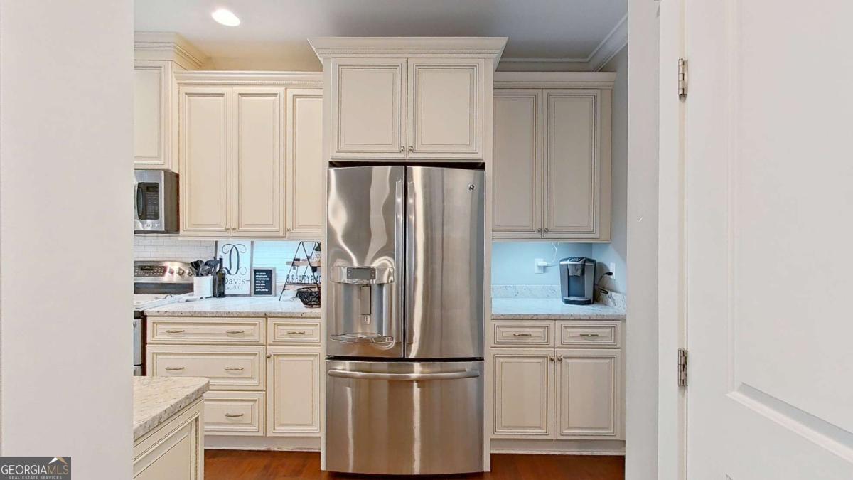 100 Morningside Drive Property Photo 17