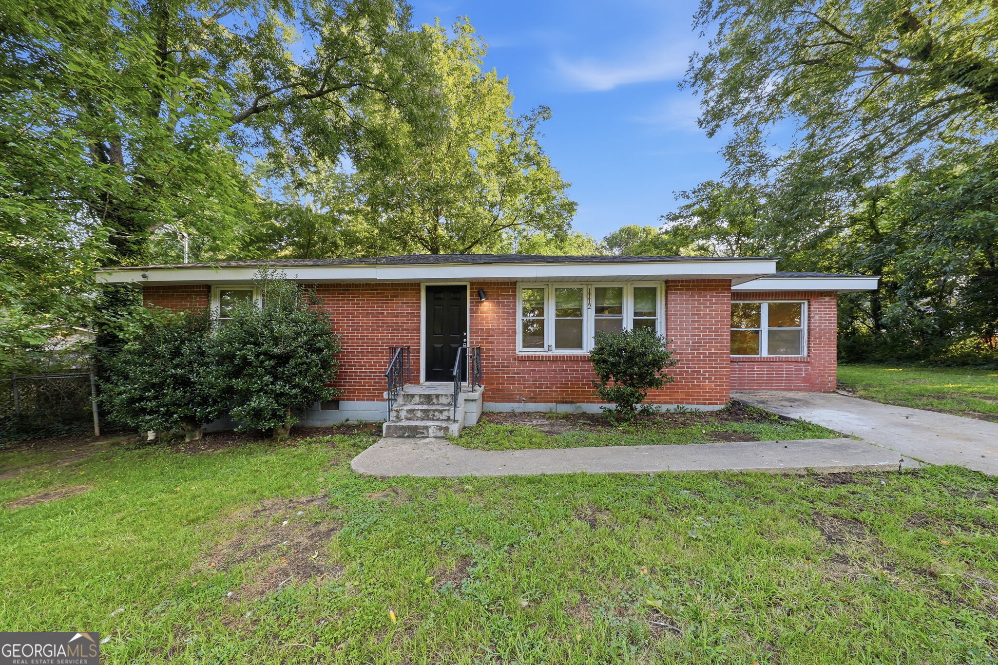 1112 Valley View Road Se Property Photo 1