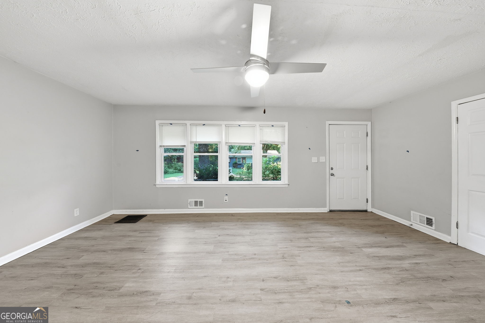 1112 Valley View Road Se Property Photo 11