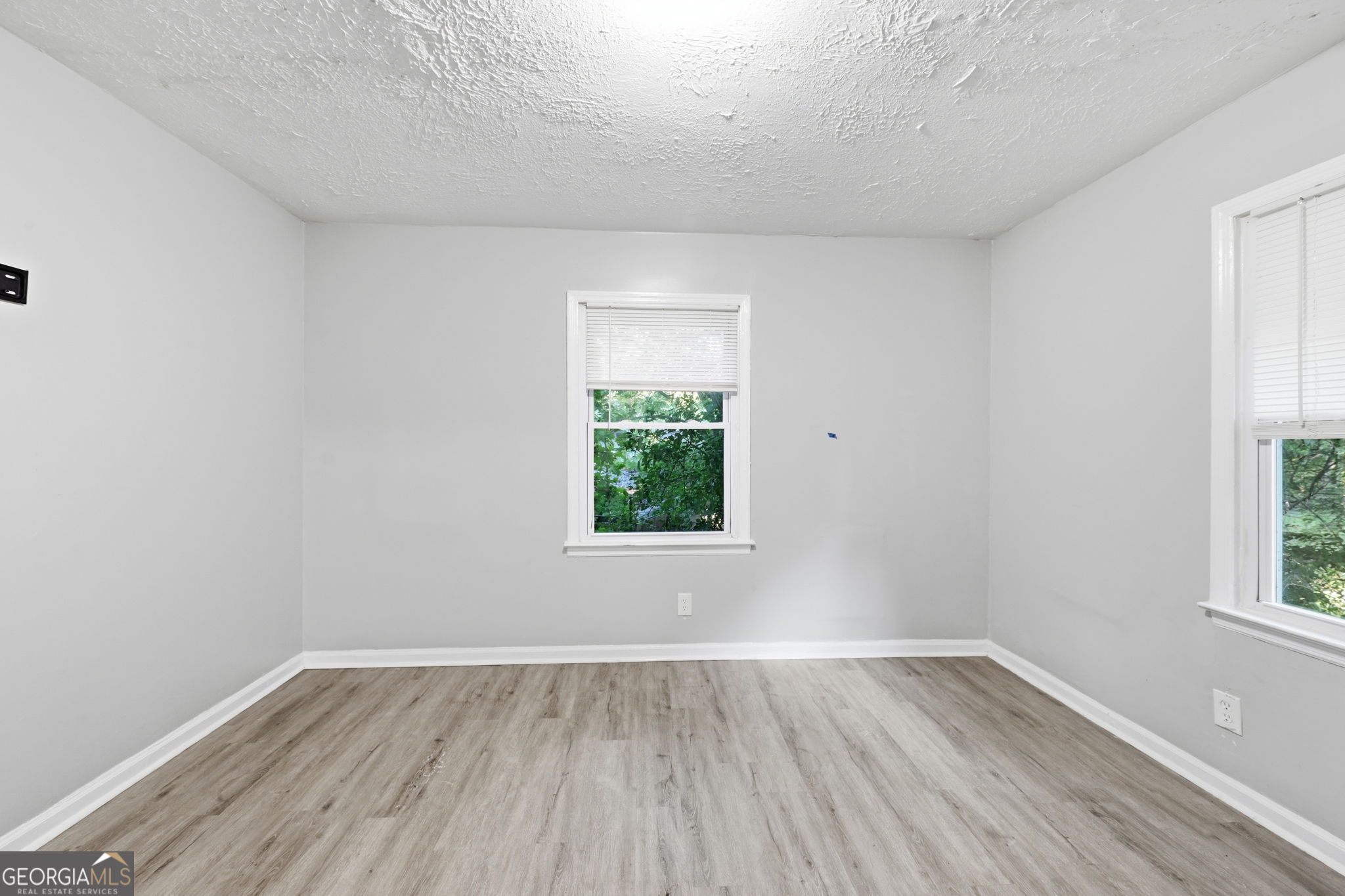 1112 Valley View Road Se Property Photo 21