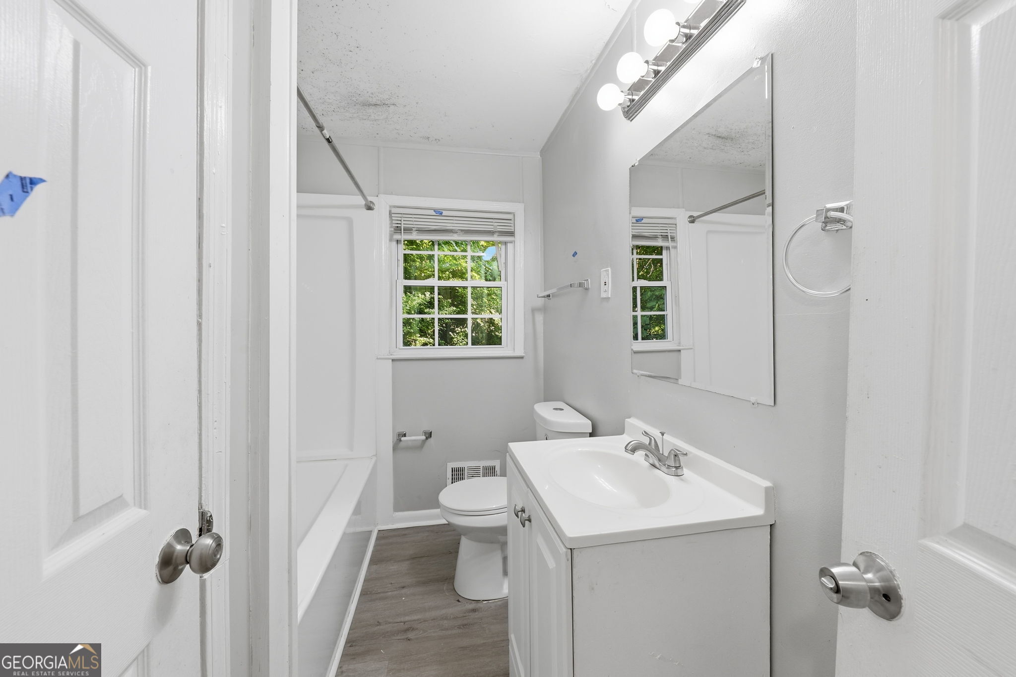 1112 Valley View Road Se Property Photo 25