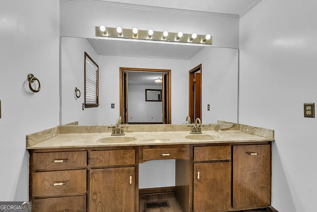6501 Harley Trail Property Photo 13