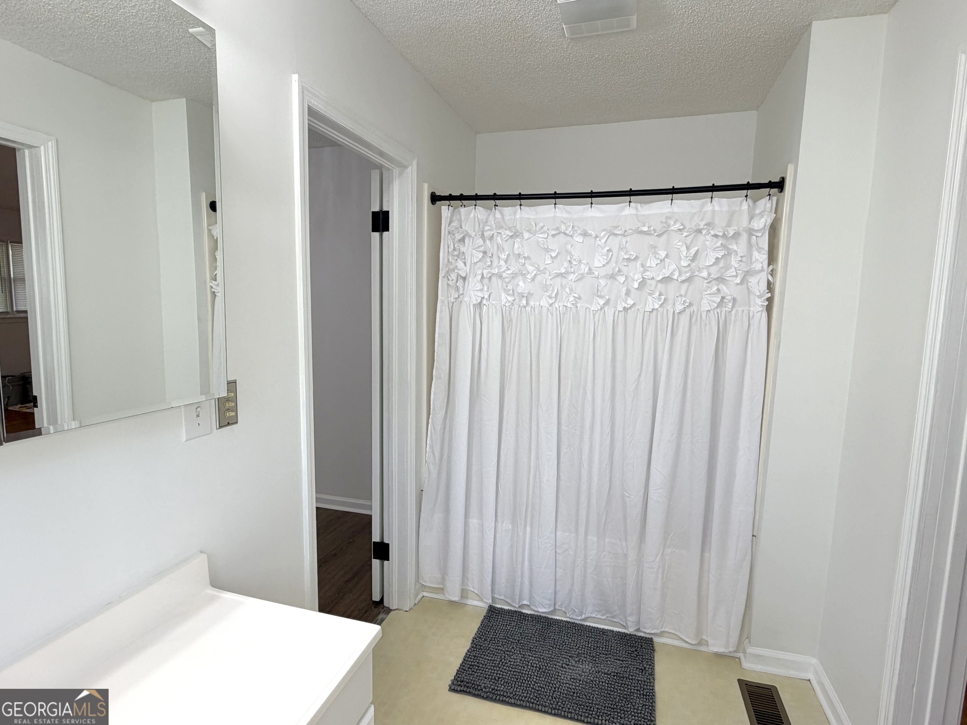 2004 32nd Street Property Photo 14