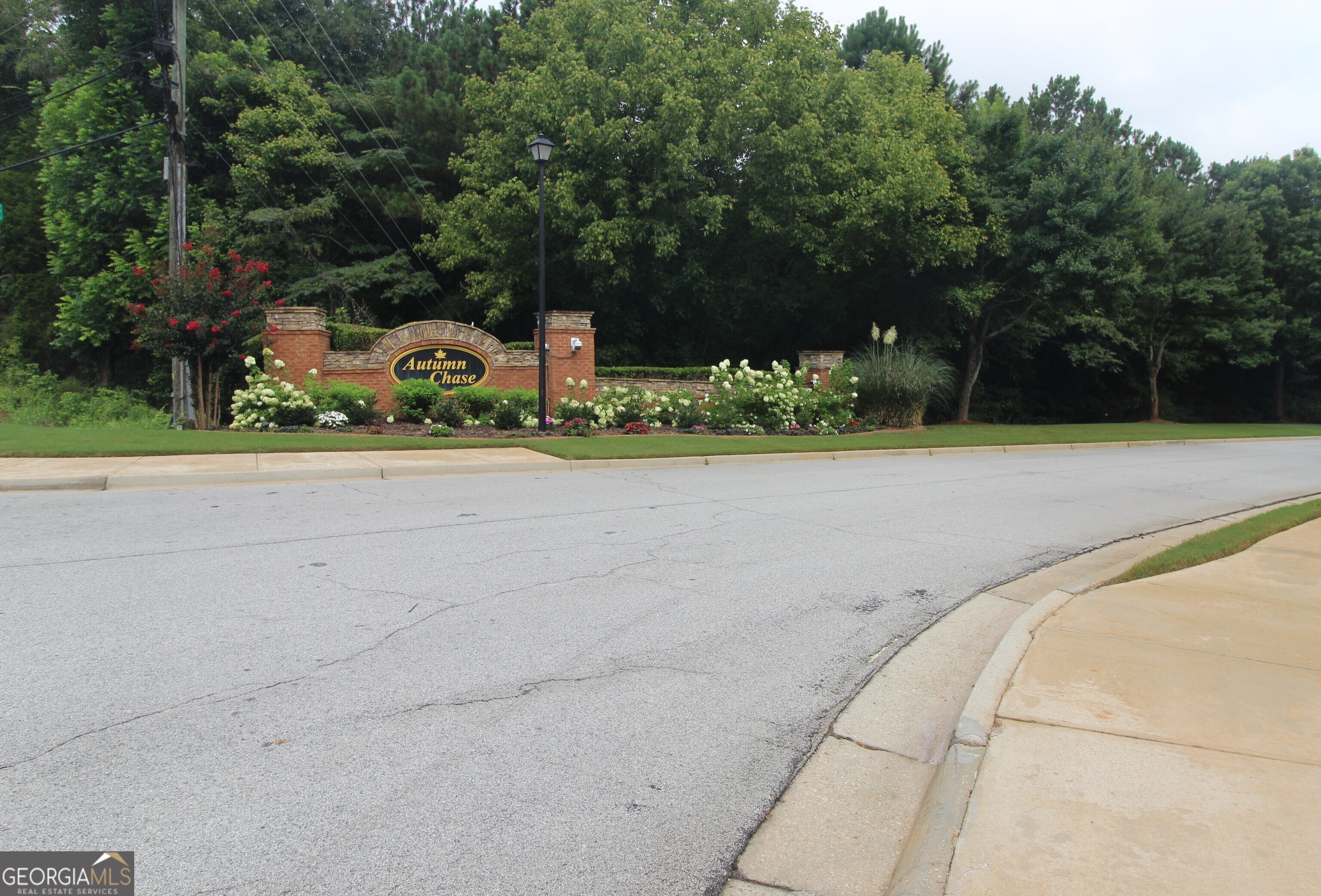 2400 Wild Oak Court Property Photo 4