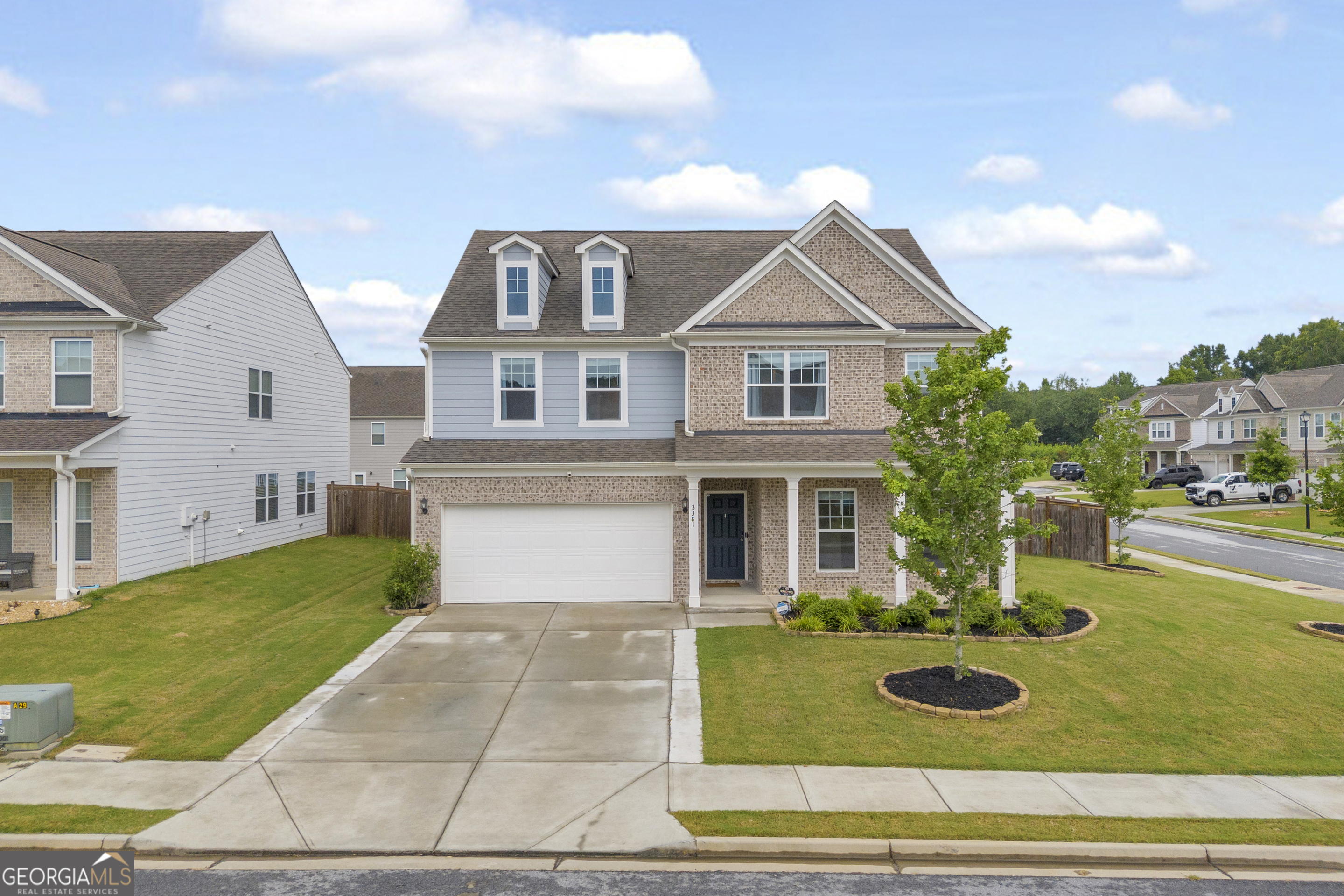 3381 Emmet Road Property Photo 2