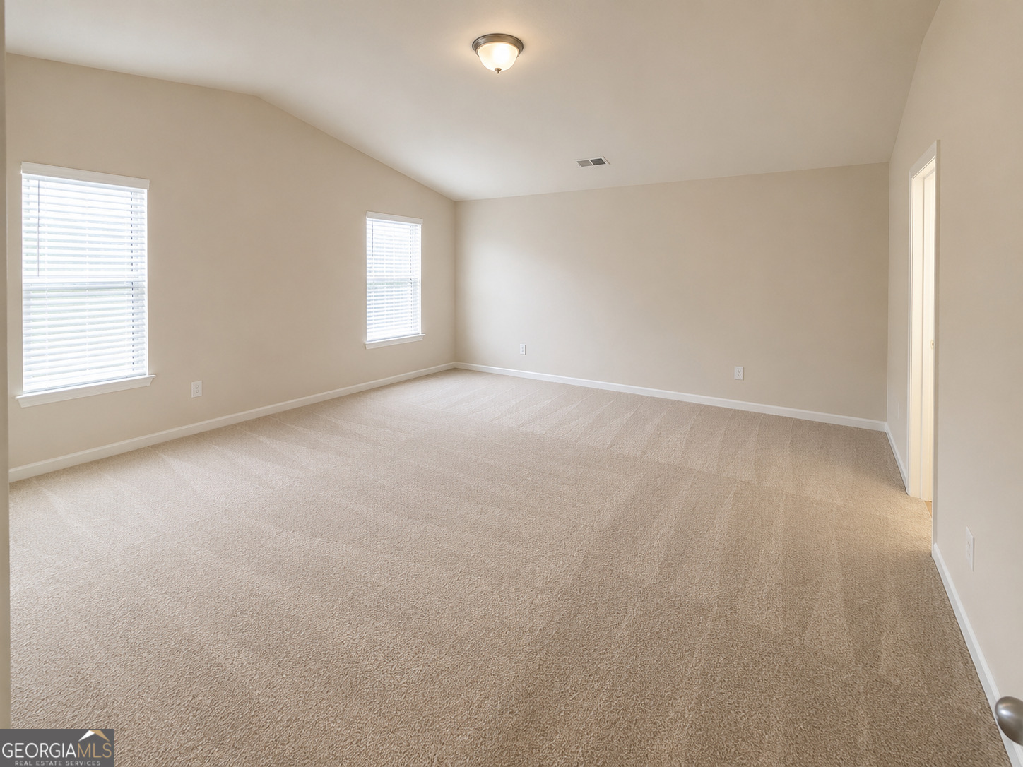 293 Hillcrest Court Property Photo 5