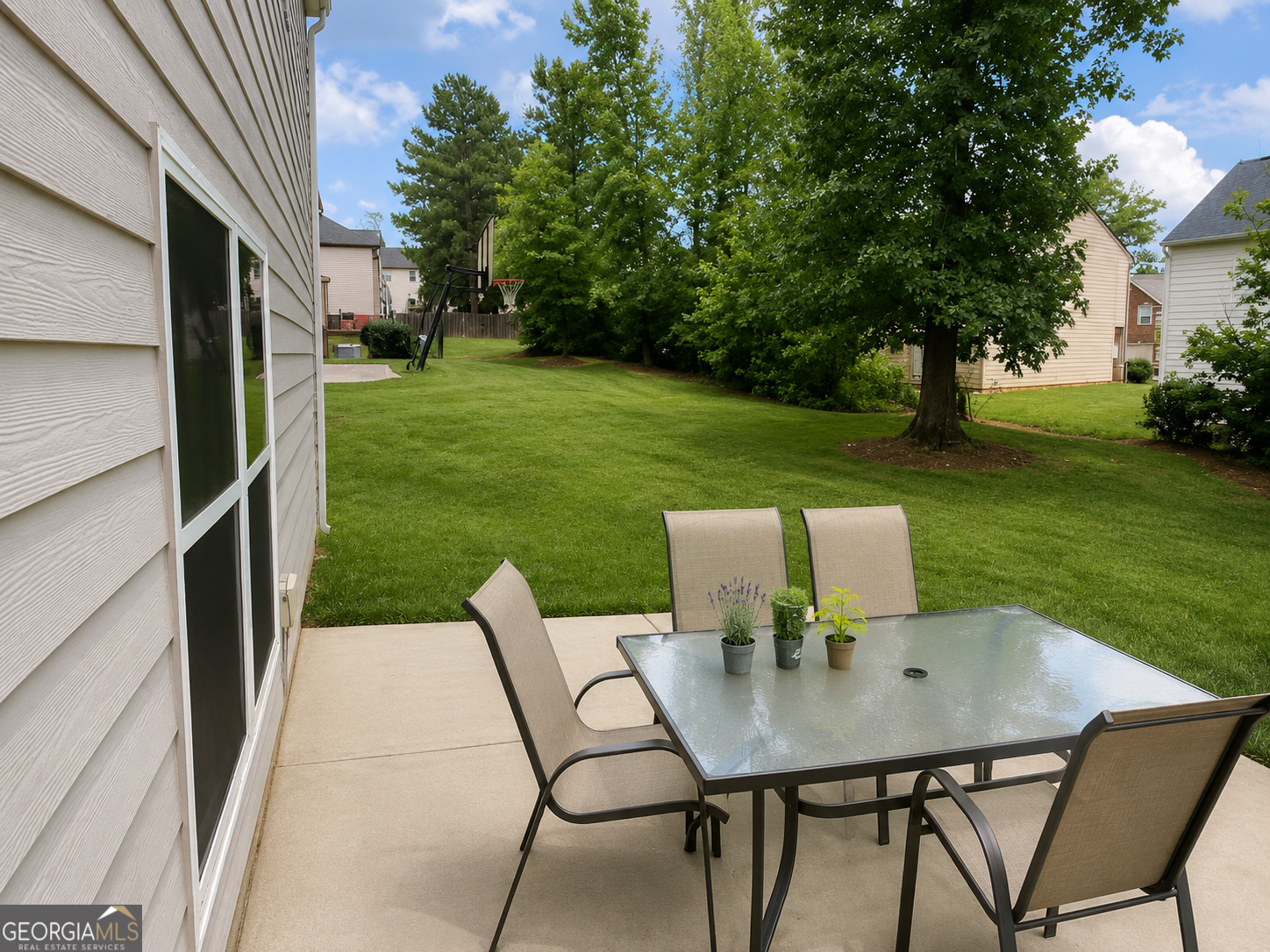 293 Hillcrest Court Property Photo 6