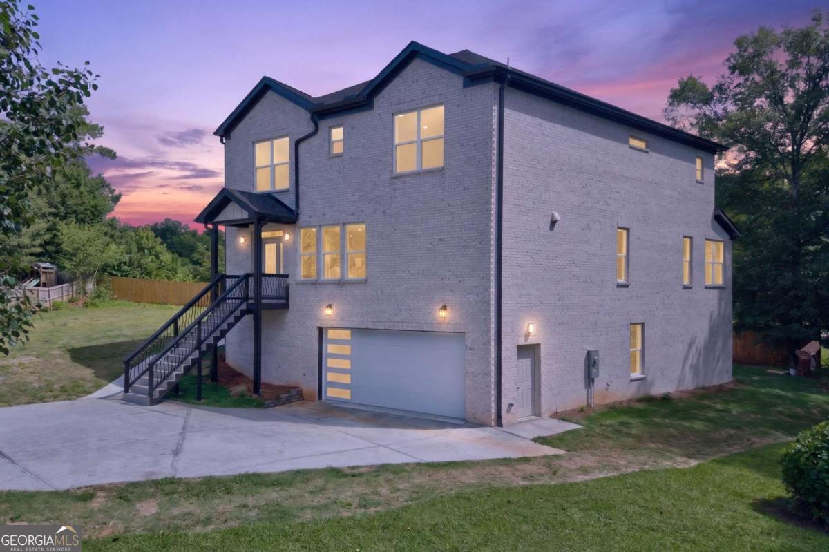 210 Lacey Property Photo 6