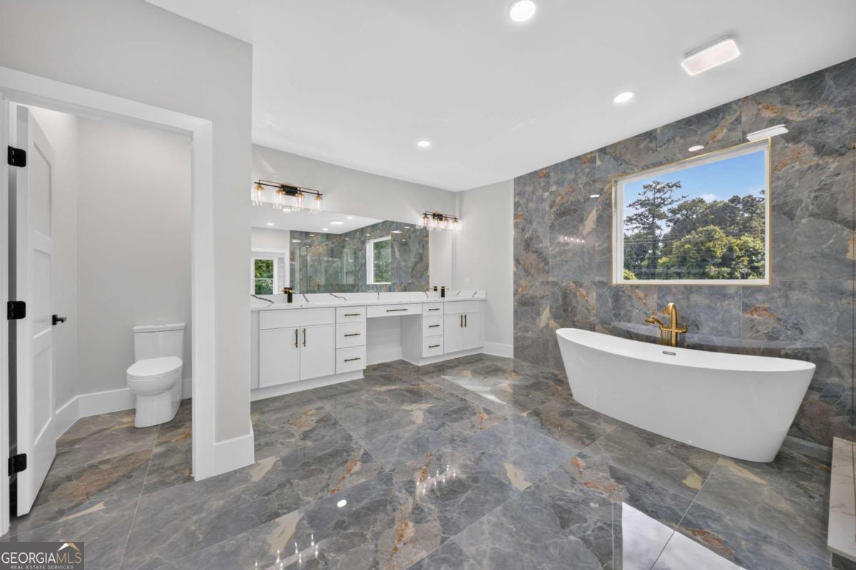 210 Lacey Property Photo 29