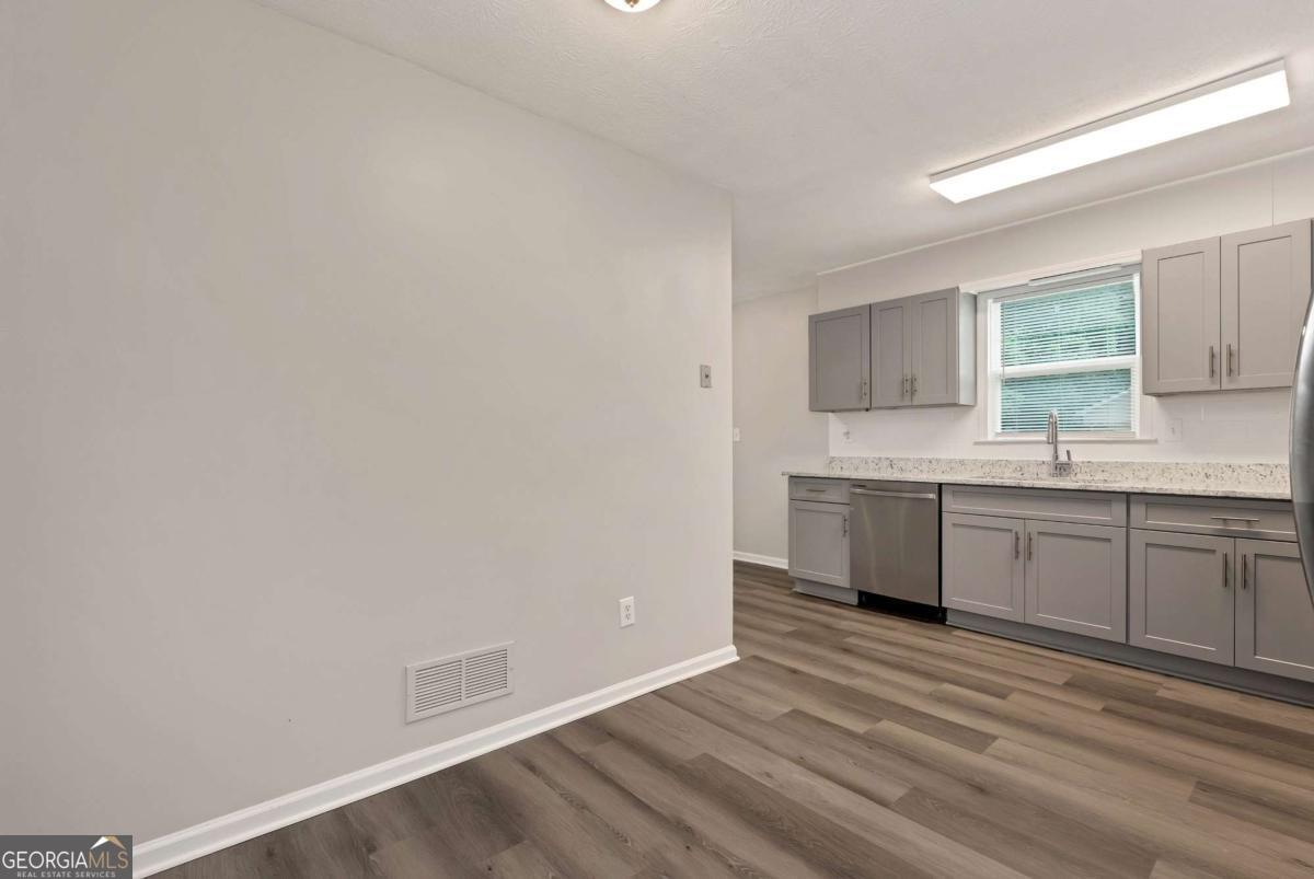 649 Oakland Way Property Photo 17