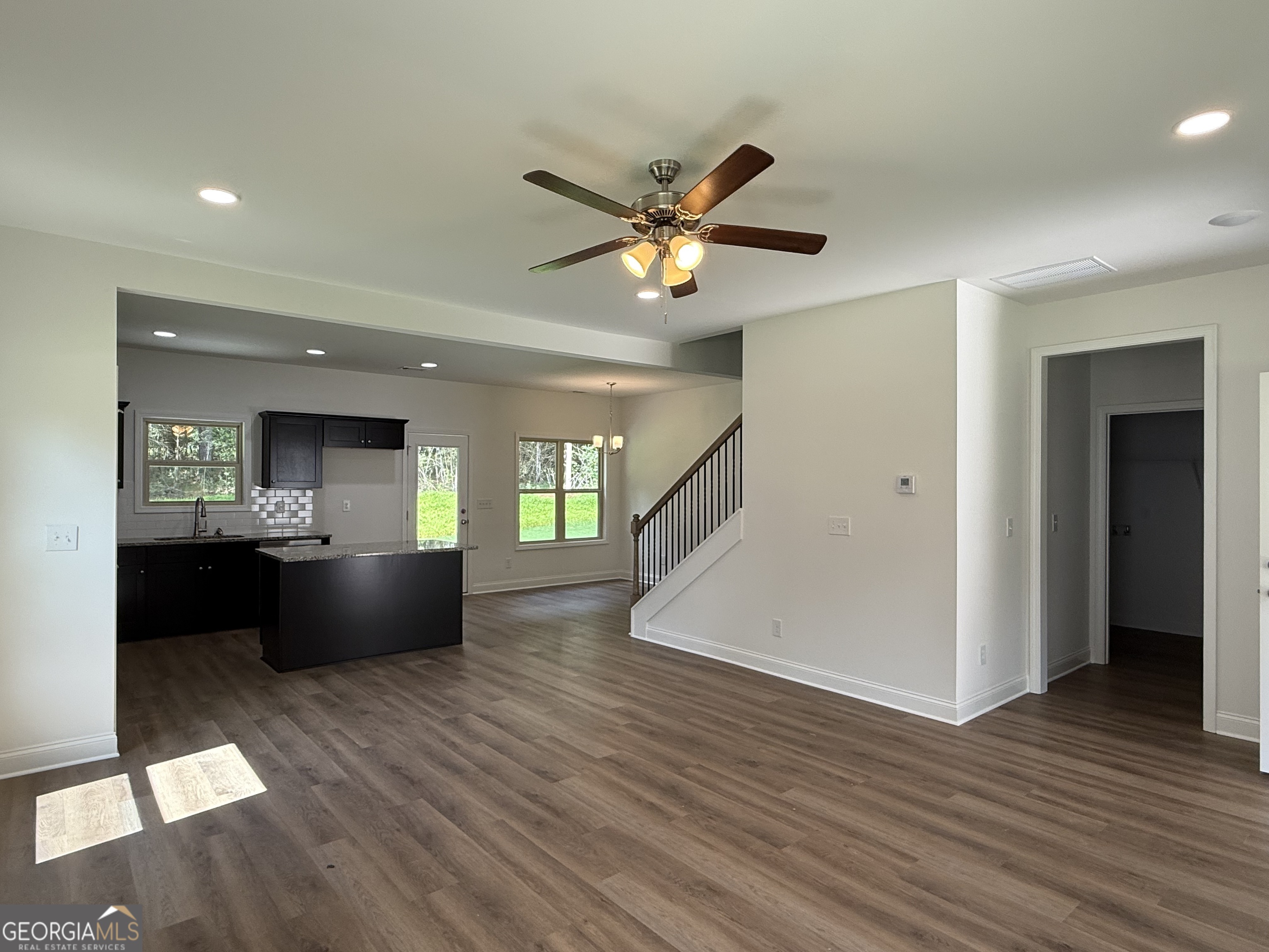 373 Laney Road Property Photo 3