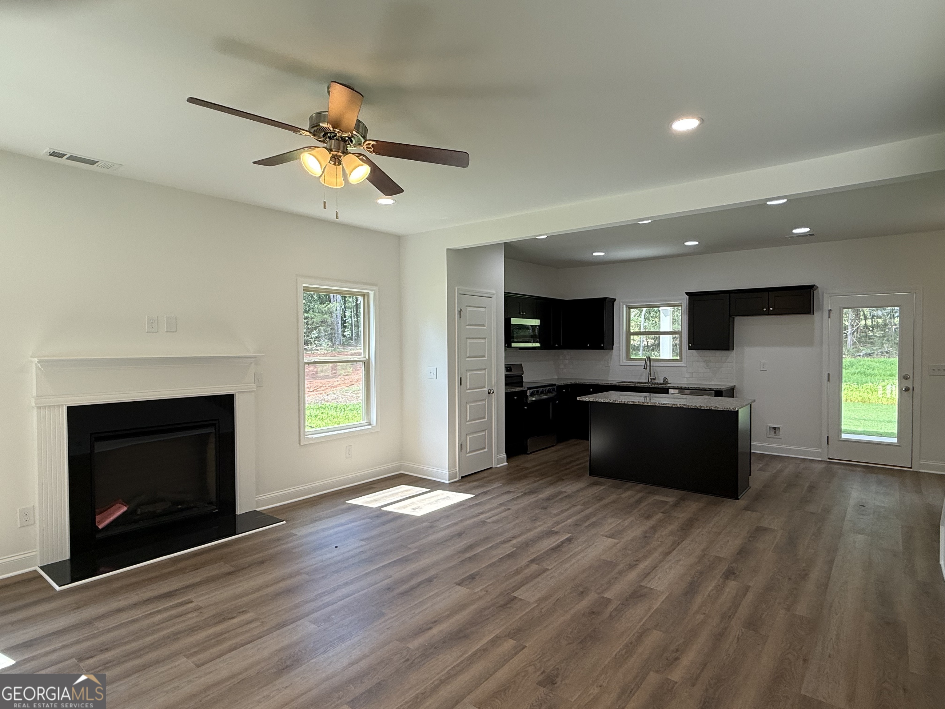 373 Laney Road Property Photo 4