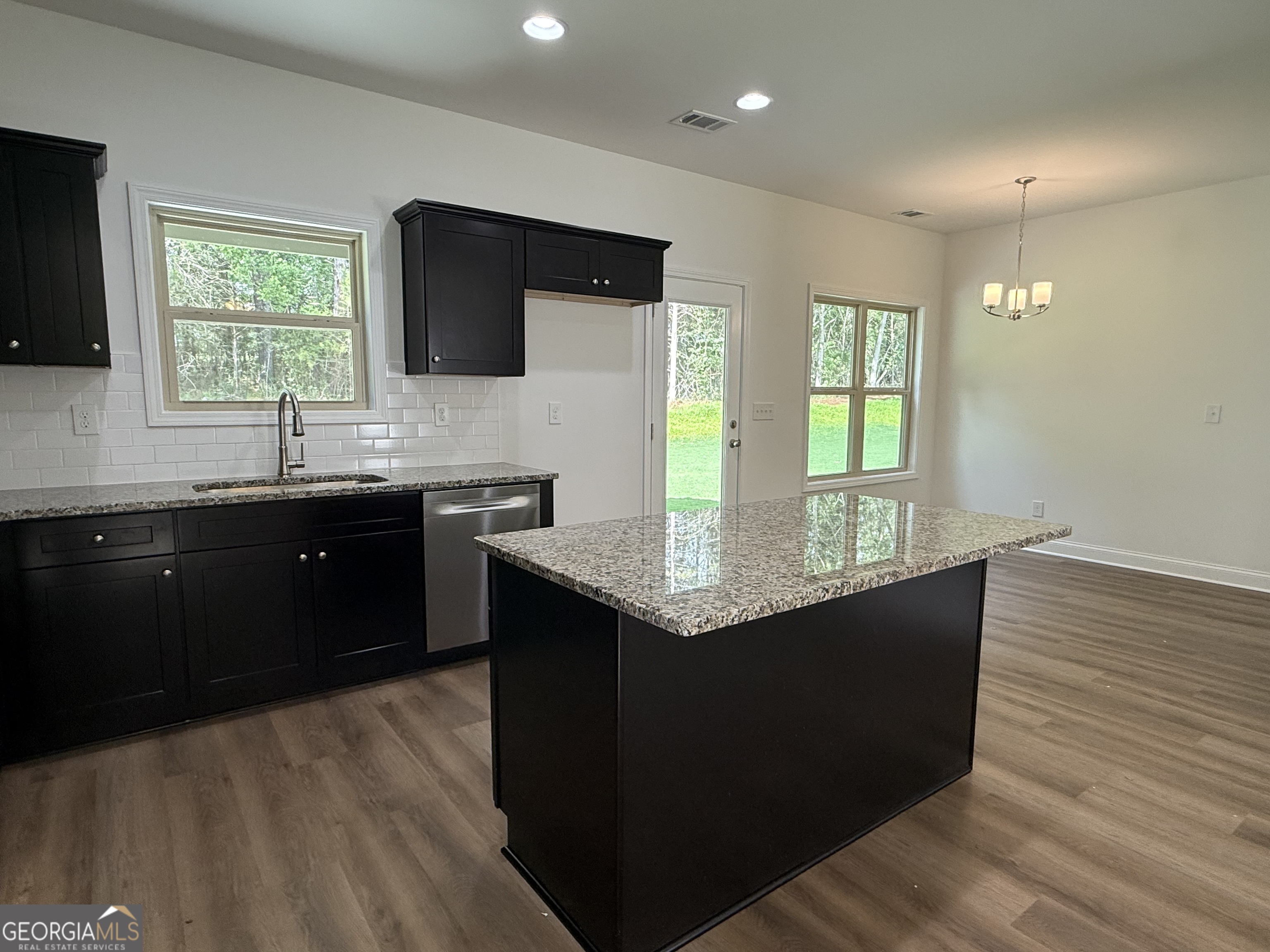 373 Laney Road Property Photo 5