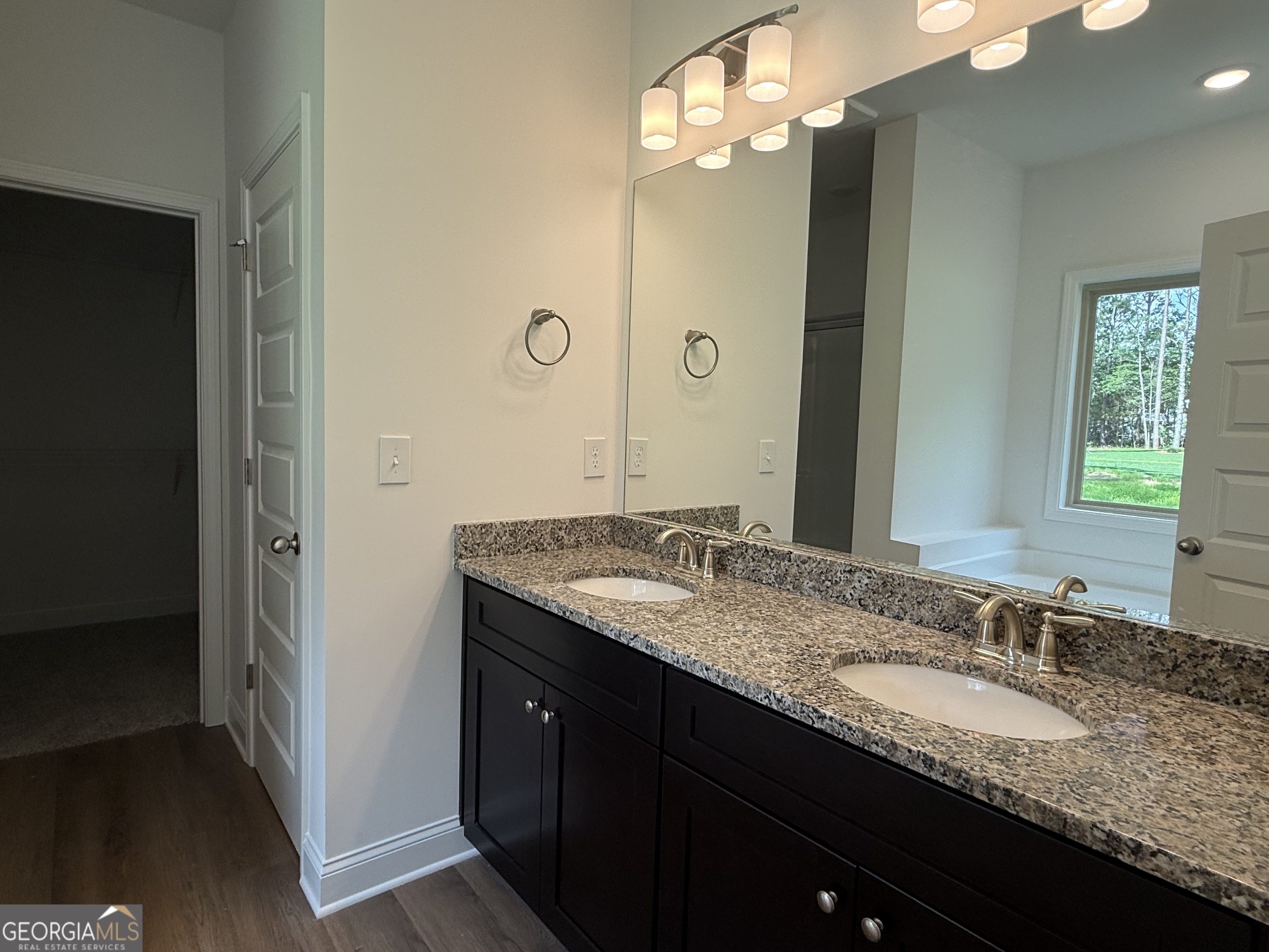 373 Laney Road Property Photo 11