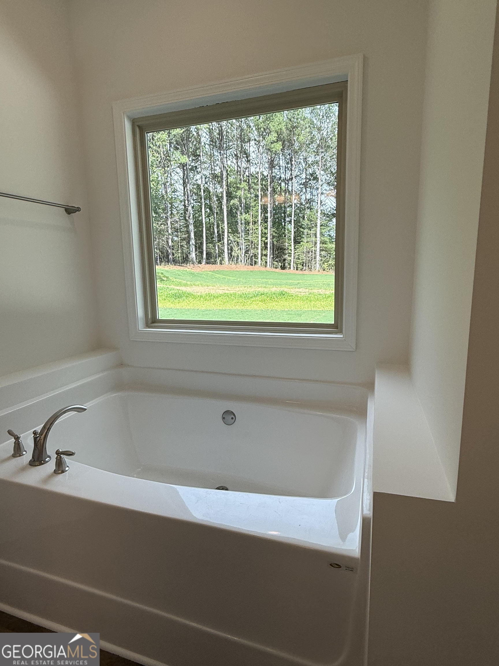 373 Laney Road Property Photo 13