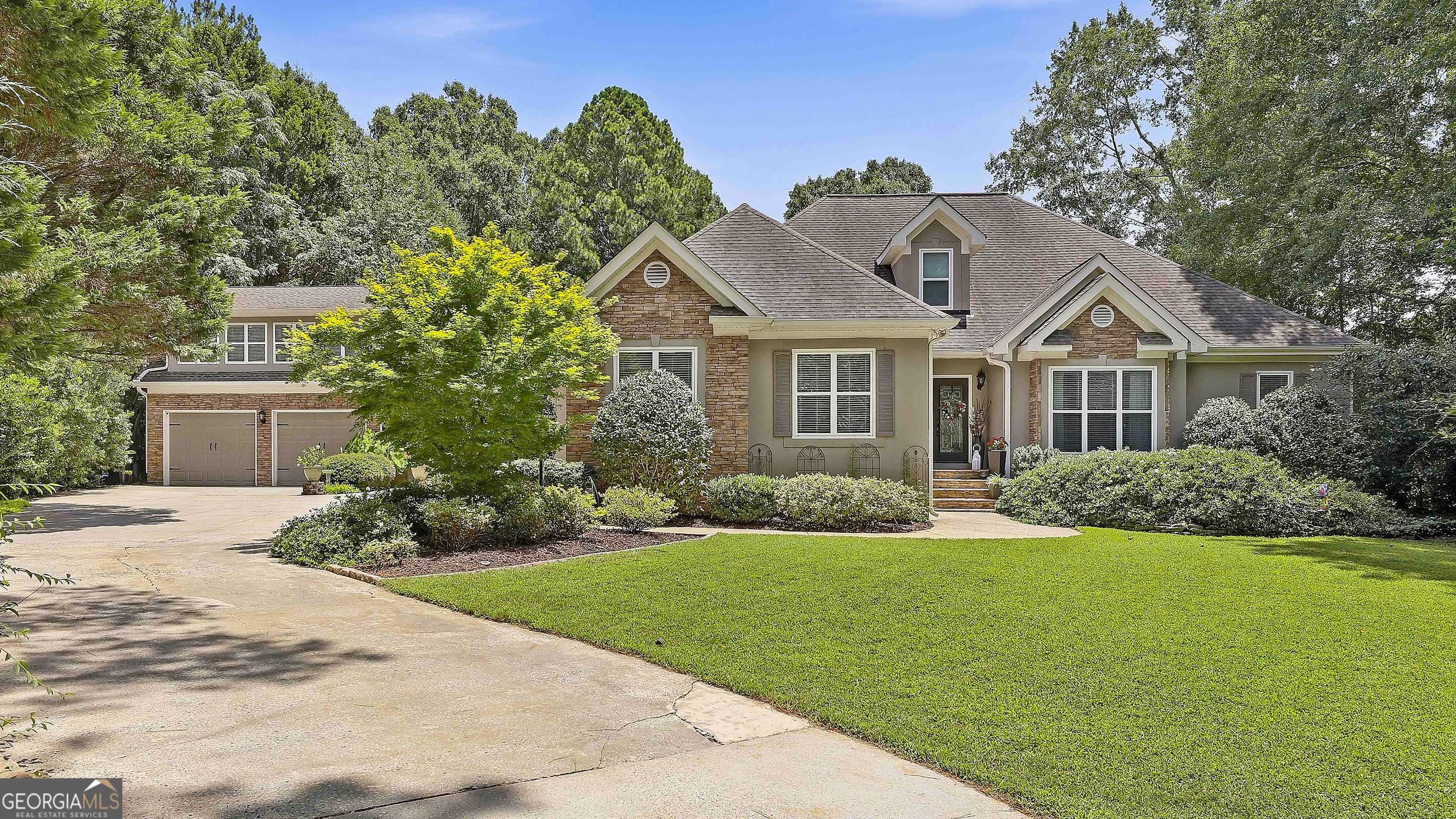 20 Clubview Court Property Photo 1