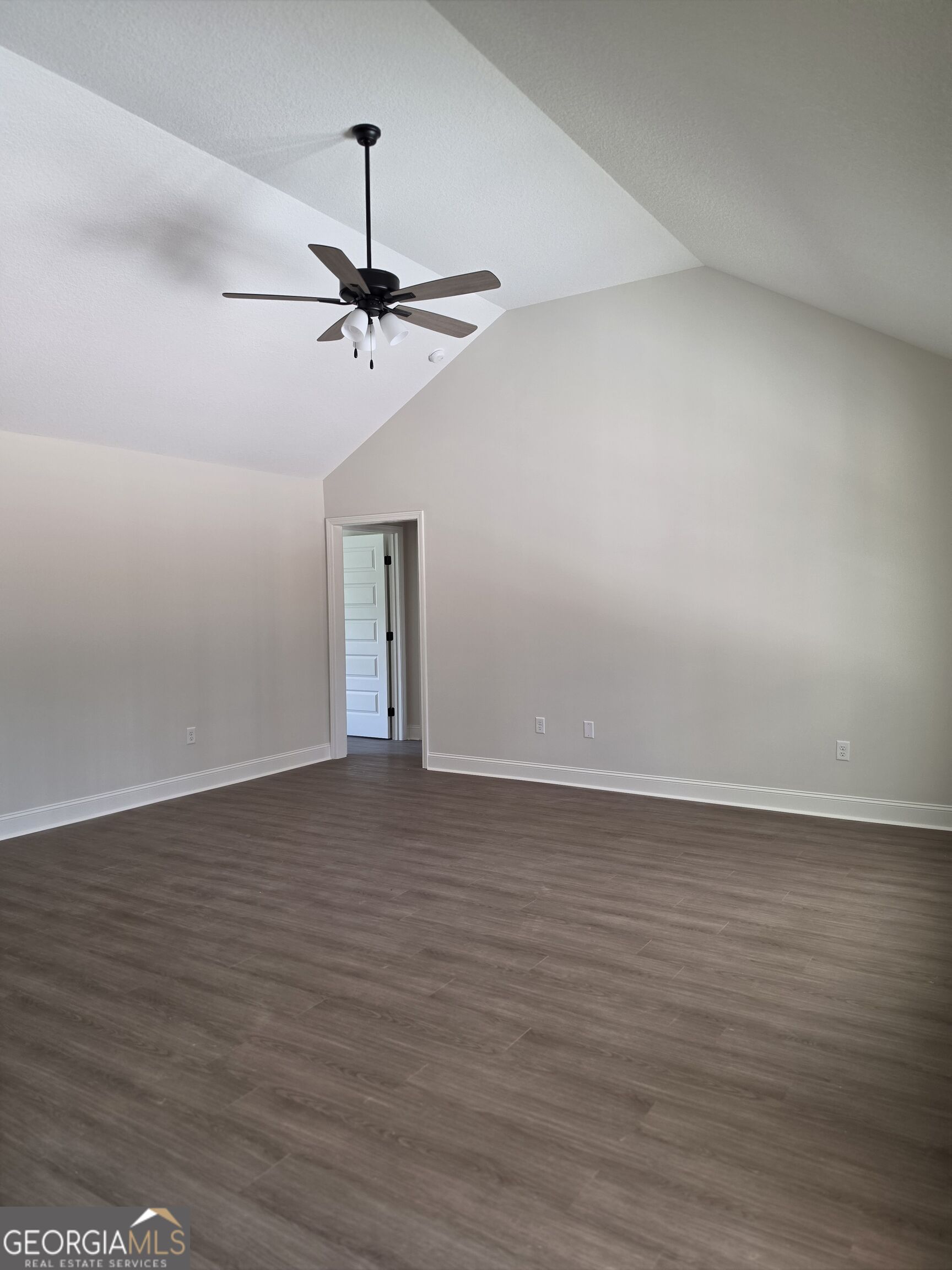 2030 Middleground Road Property Photo 6