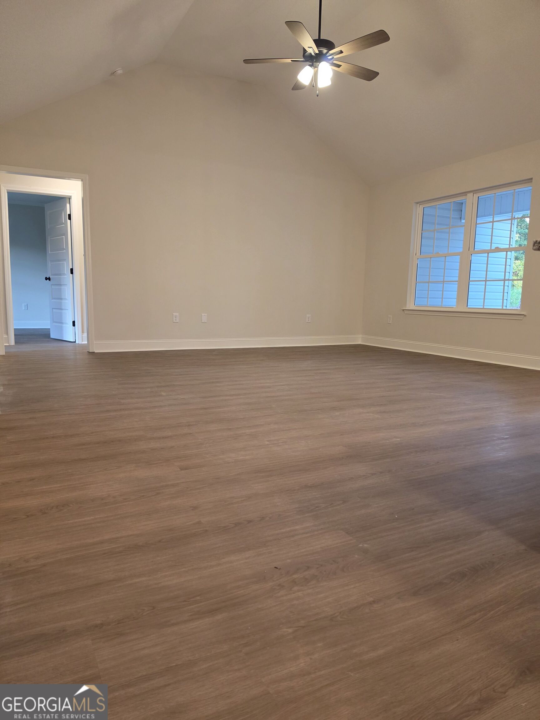 2030 Middleground Road Property Photo 11