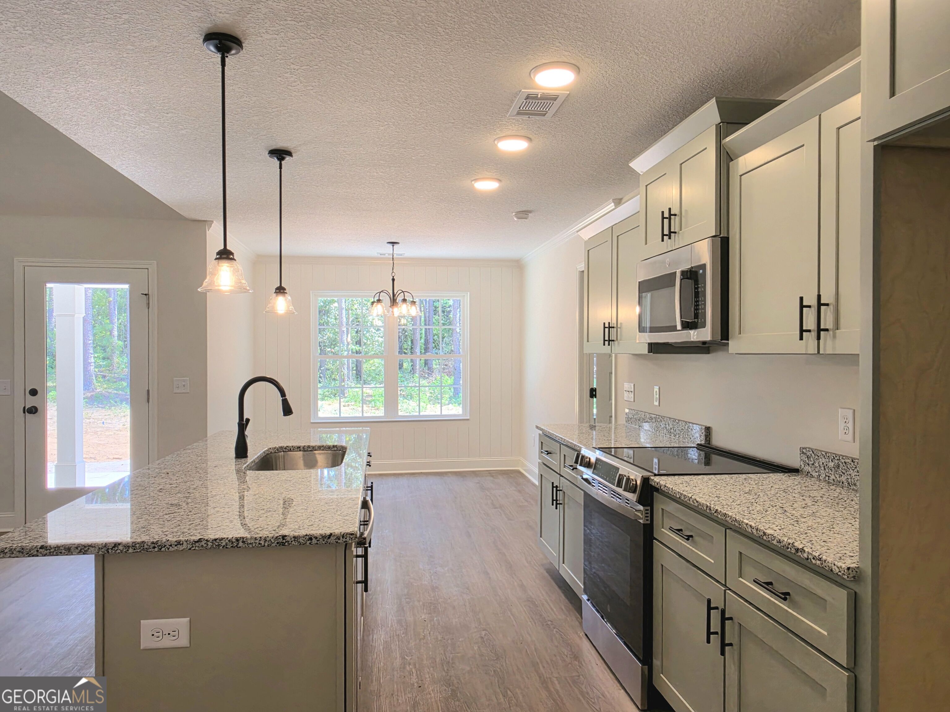 2030 Middleground Road Property Photo 15