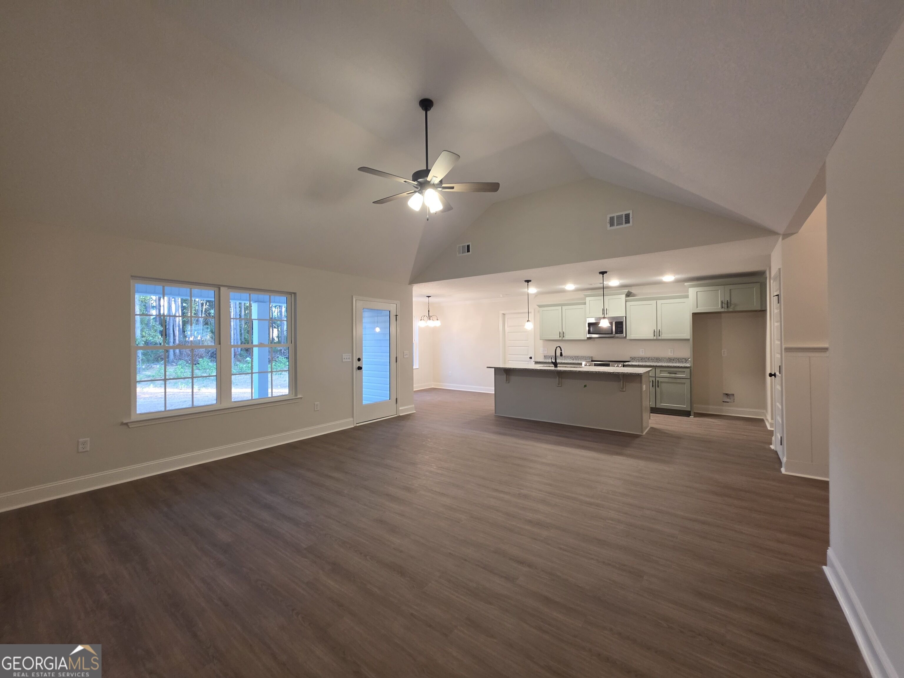 2030 Middleground Road Property Photo 16