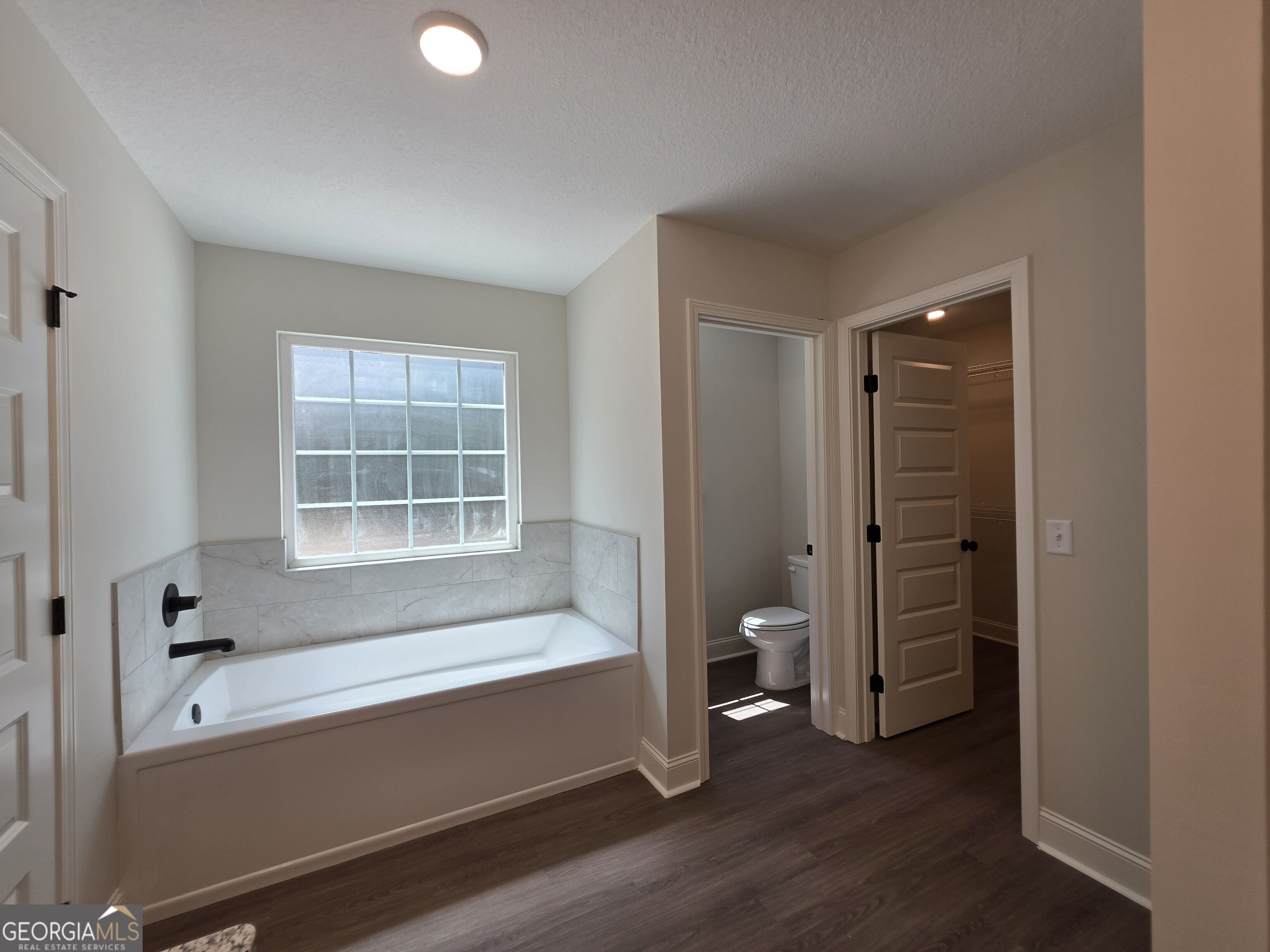 2030 Middleground Road Property Photo 29