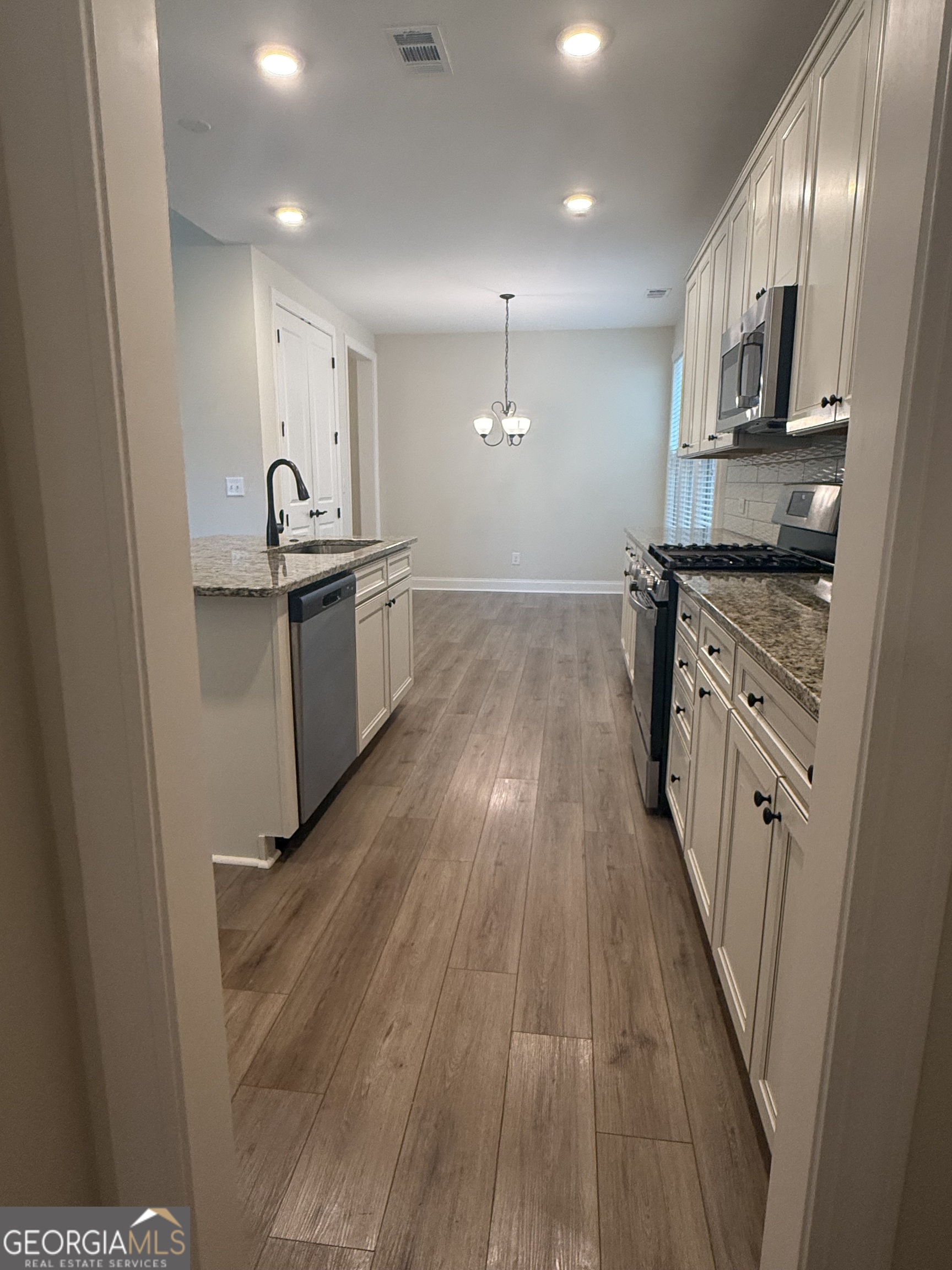 469 Silverbell Court Property Photo 11