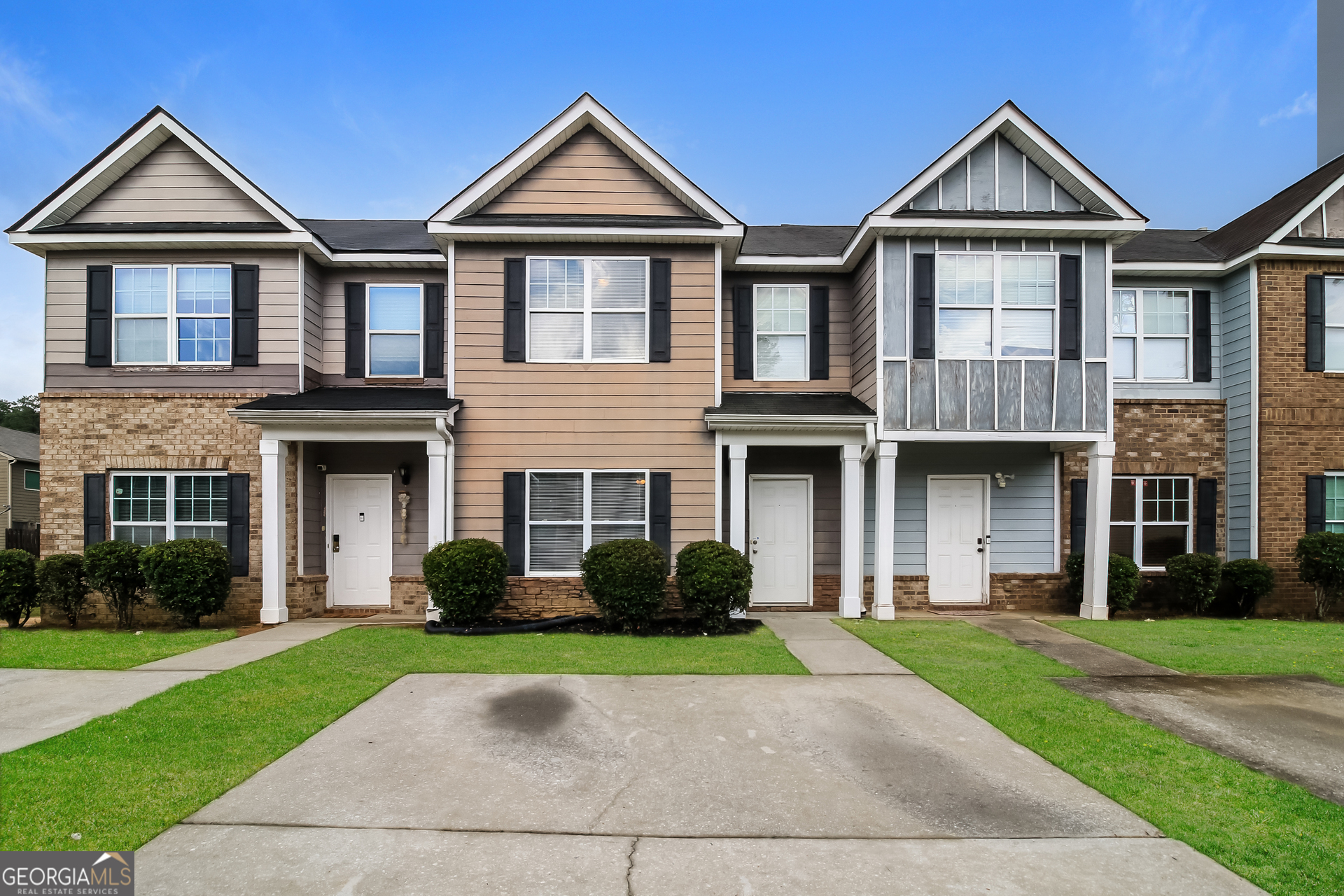 6090 Oak Bend Court