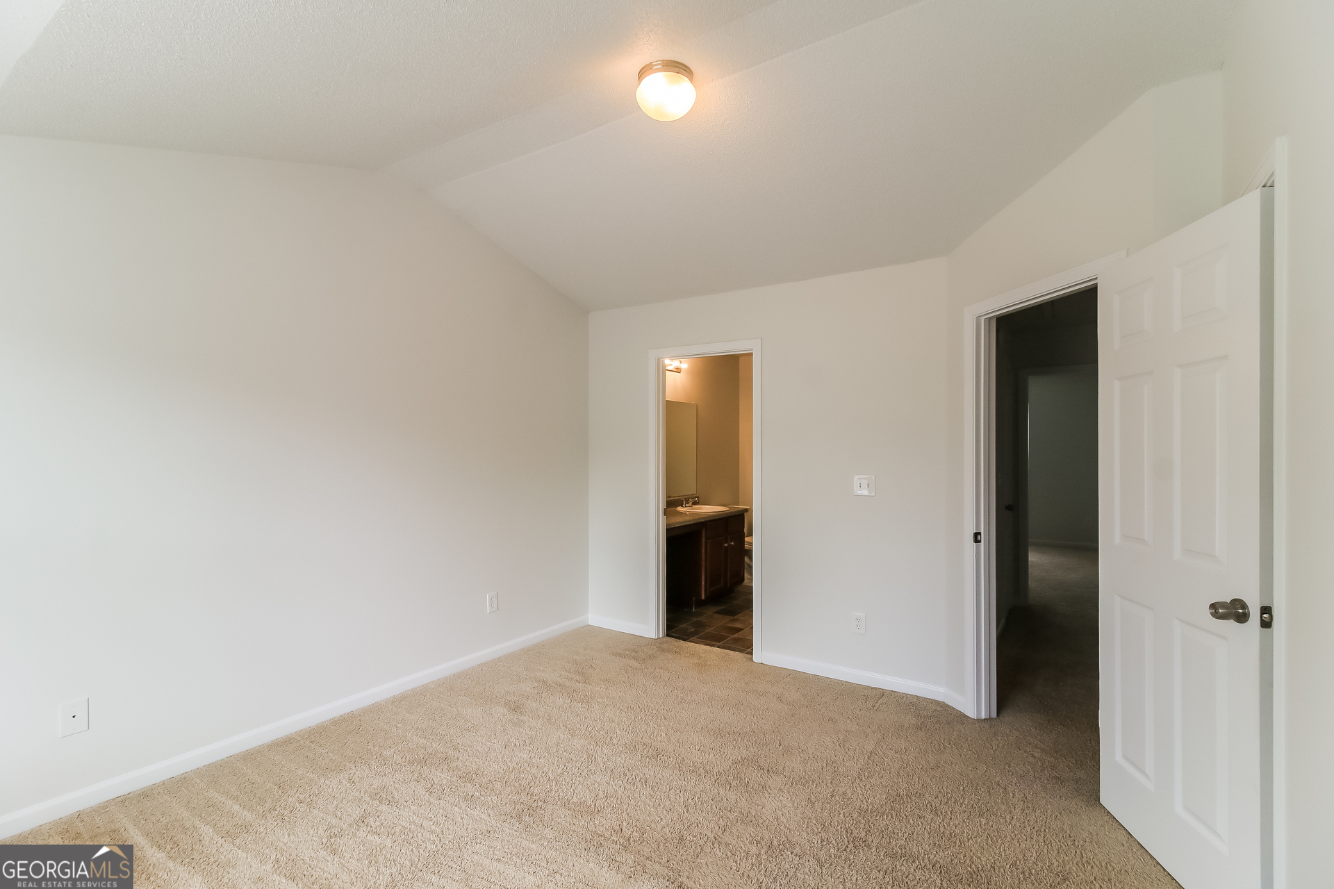 6090 Oak Bend Court Property Photo 13