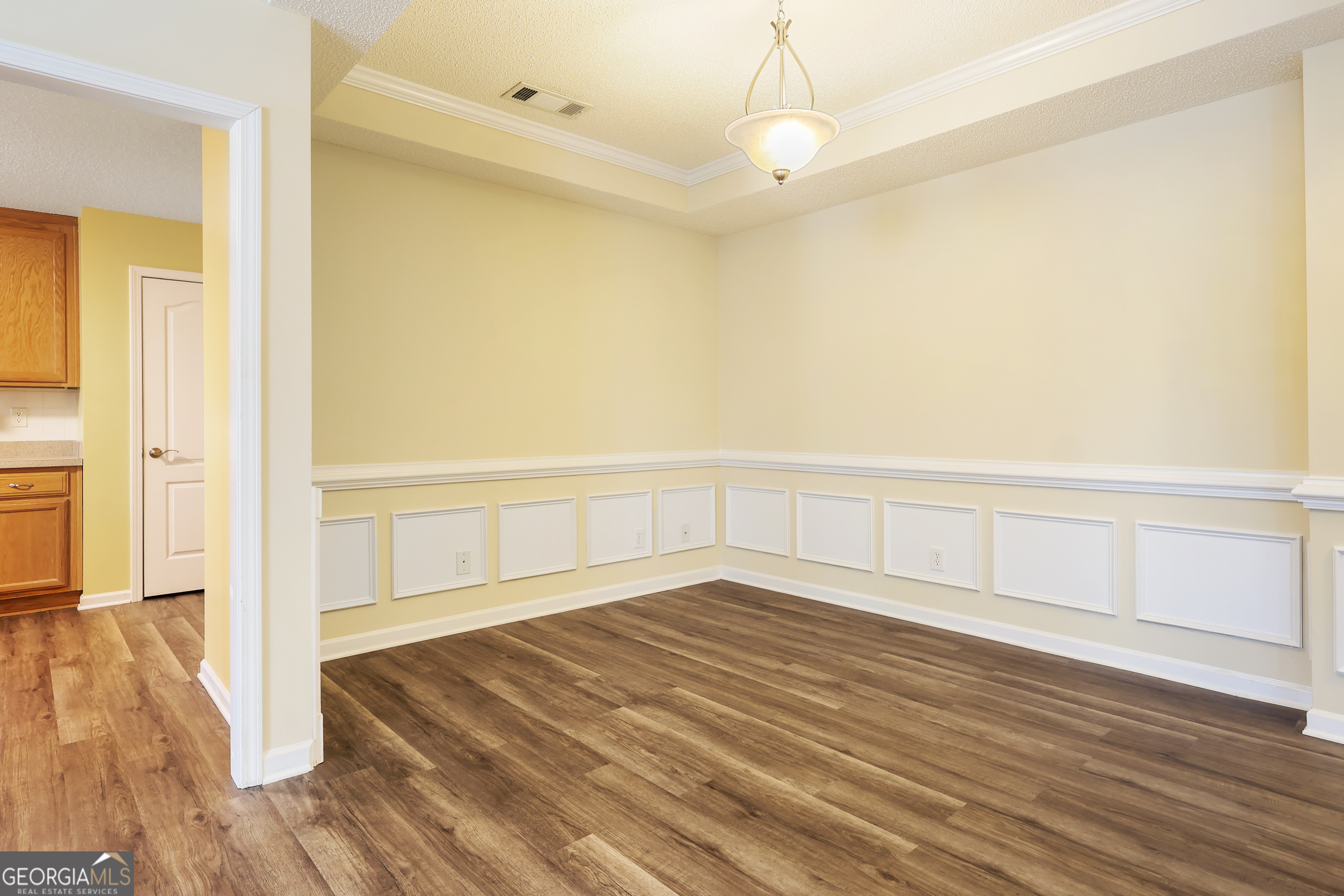 1496 Empress Drive Property Photo 6