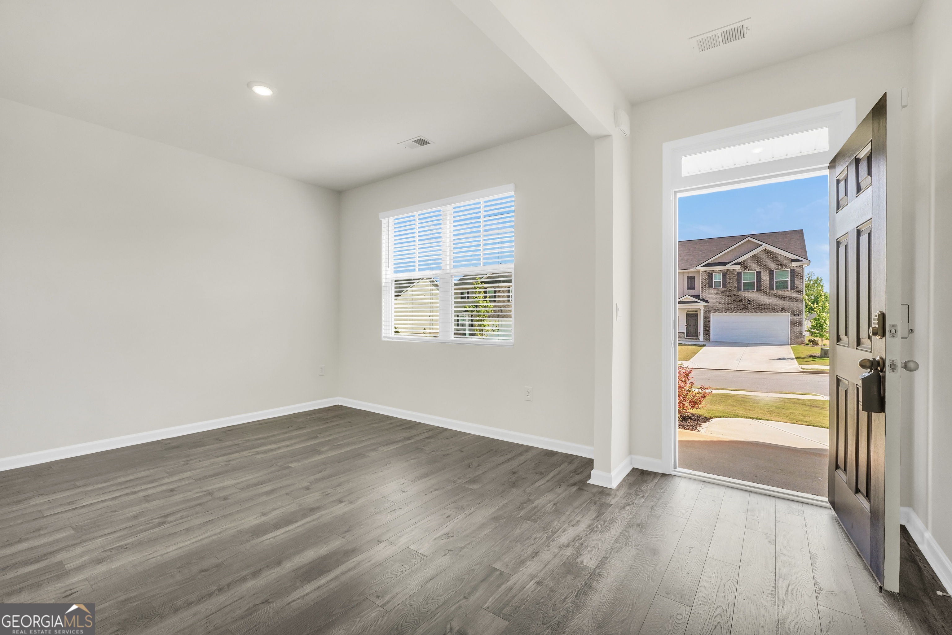 165 Aster Avenue Property Photo 6