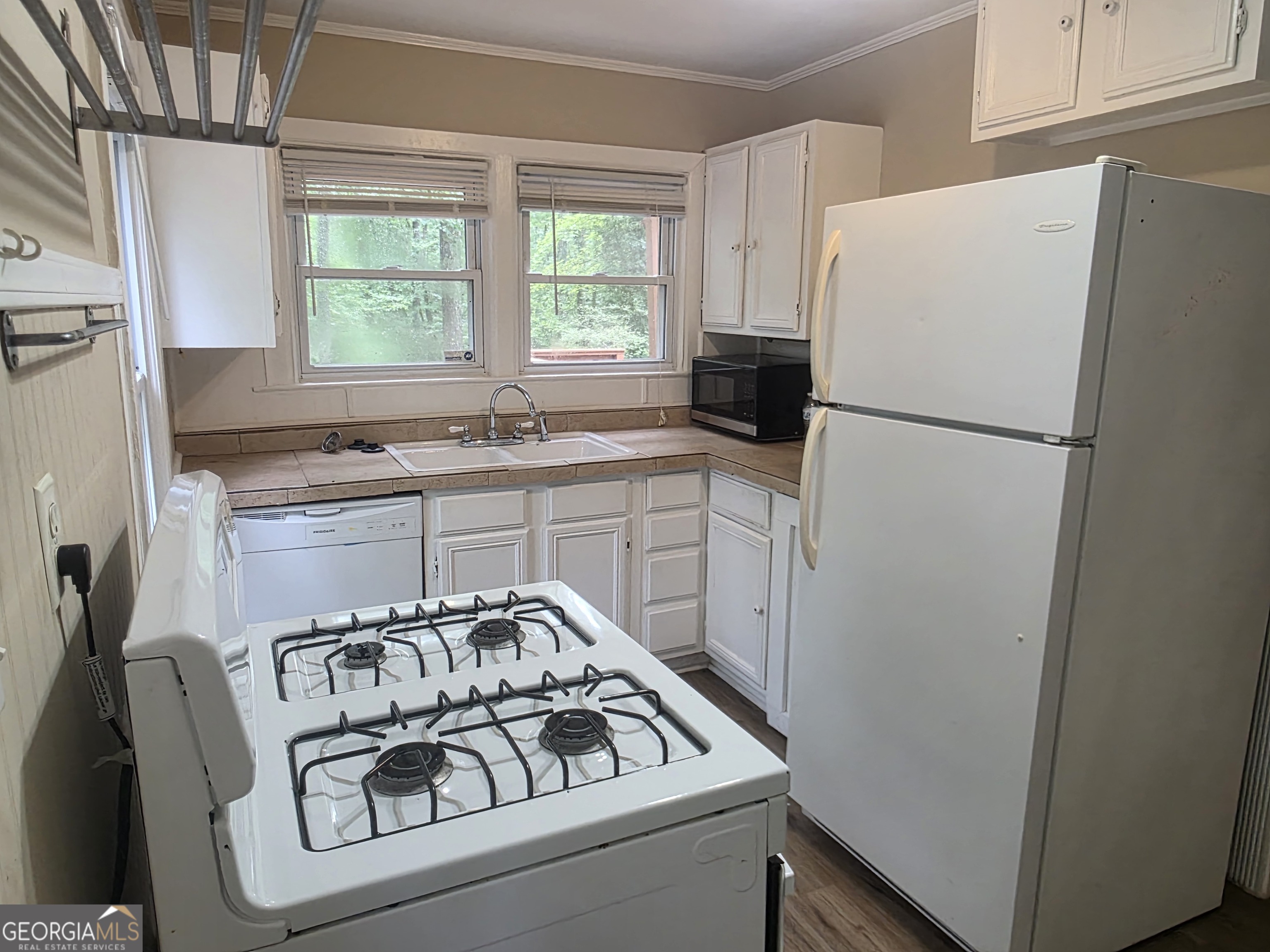 279 Ellison Road Property Photo 2