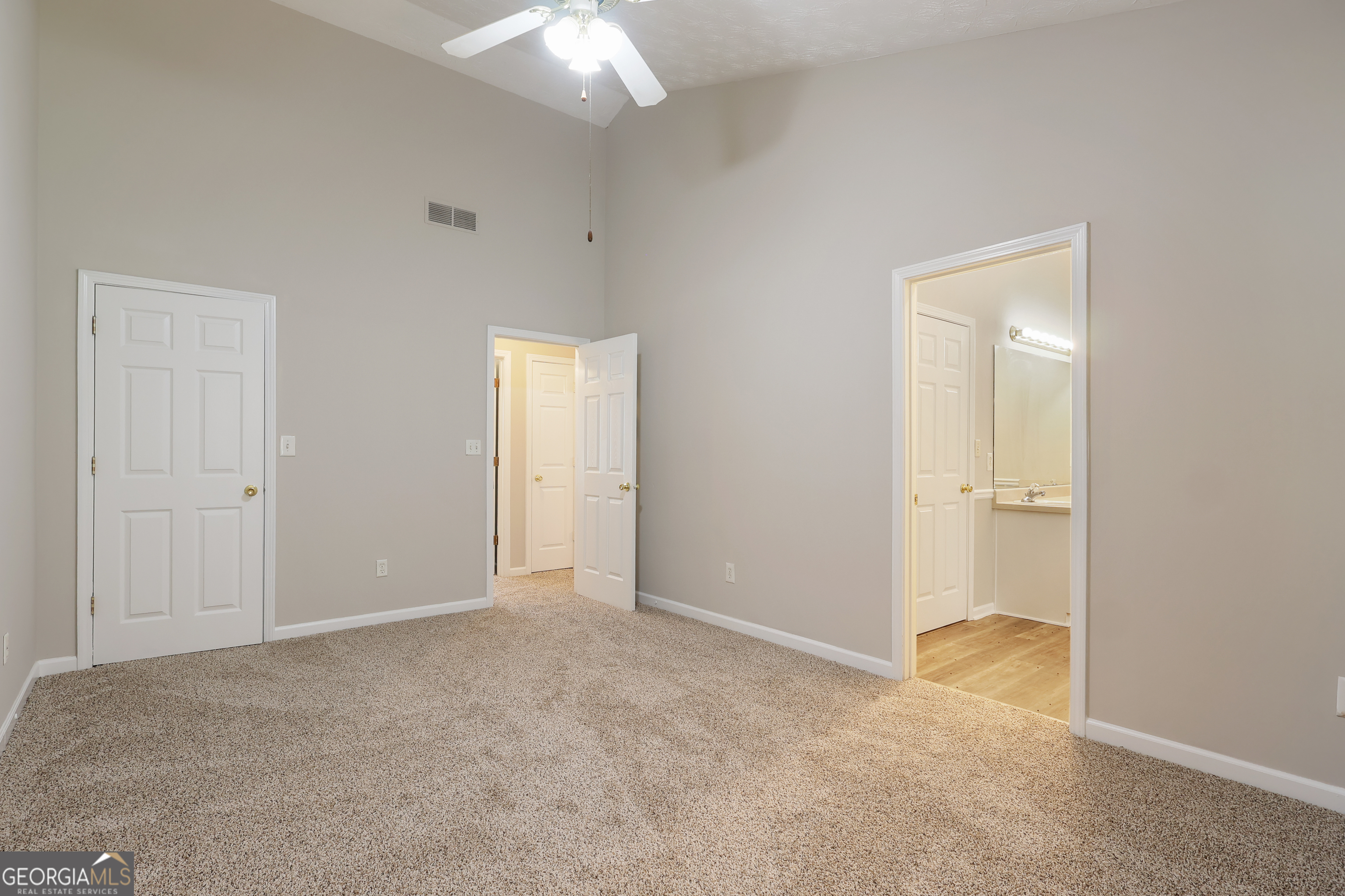 215 Cambridge Way Property Photo 15