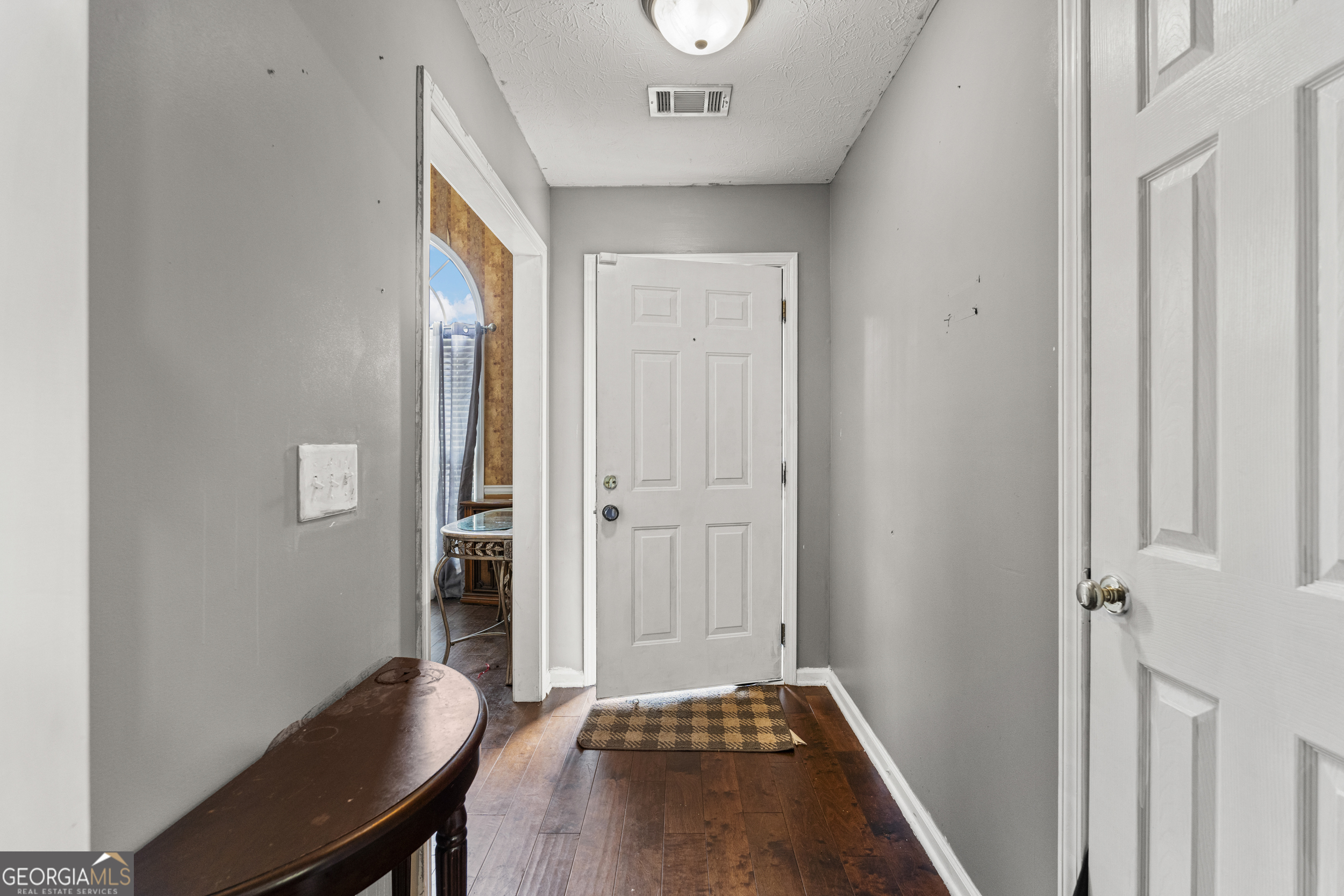 1304 Bunker Ridge Lane Property Photo 4