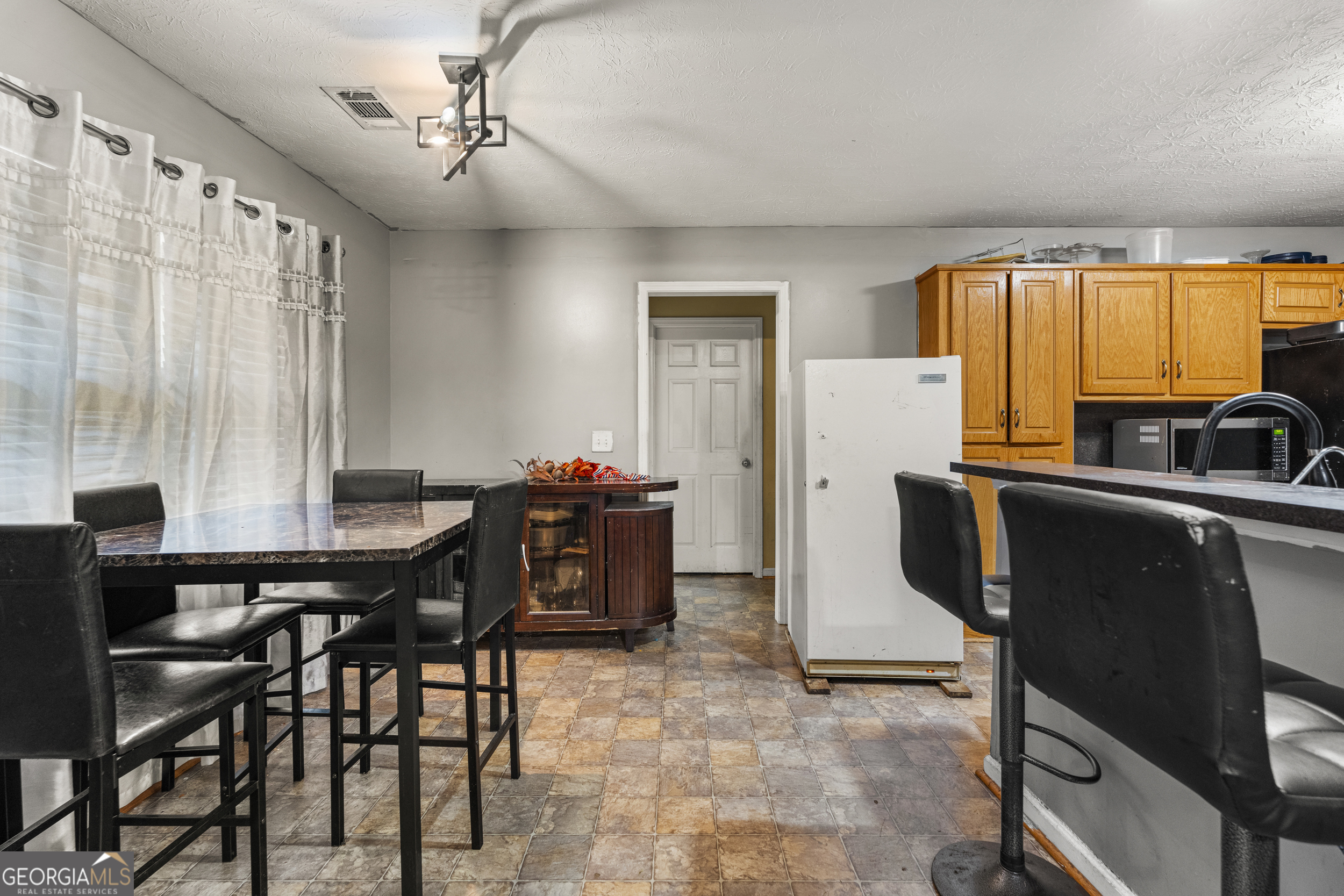 1304 Bunker Ridge Lane Property Photo 8
