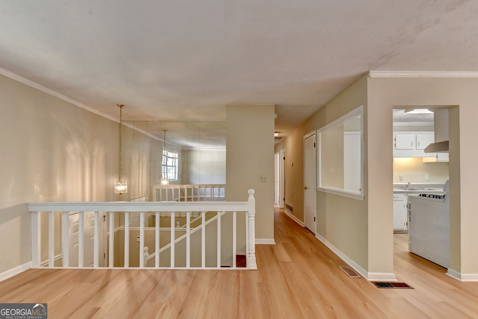 2484 Rhoanoke Drive Property Photo 8