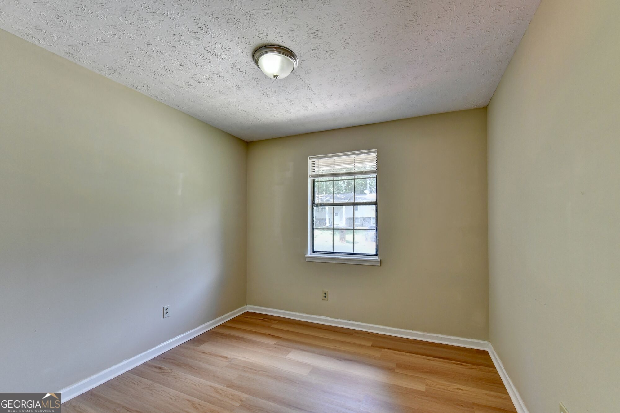 2484 Rhoanoke Drive Property Photo 16
