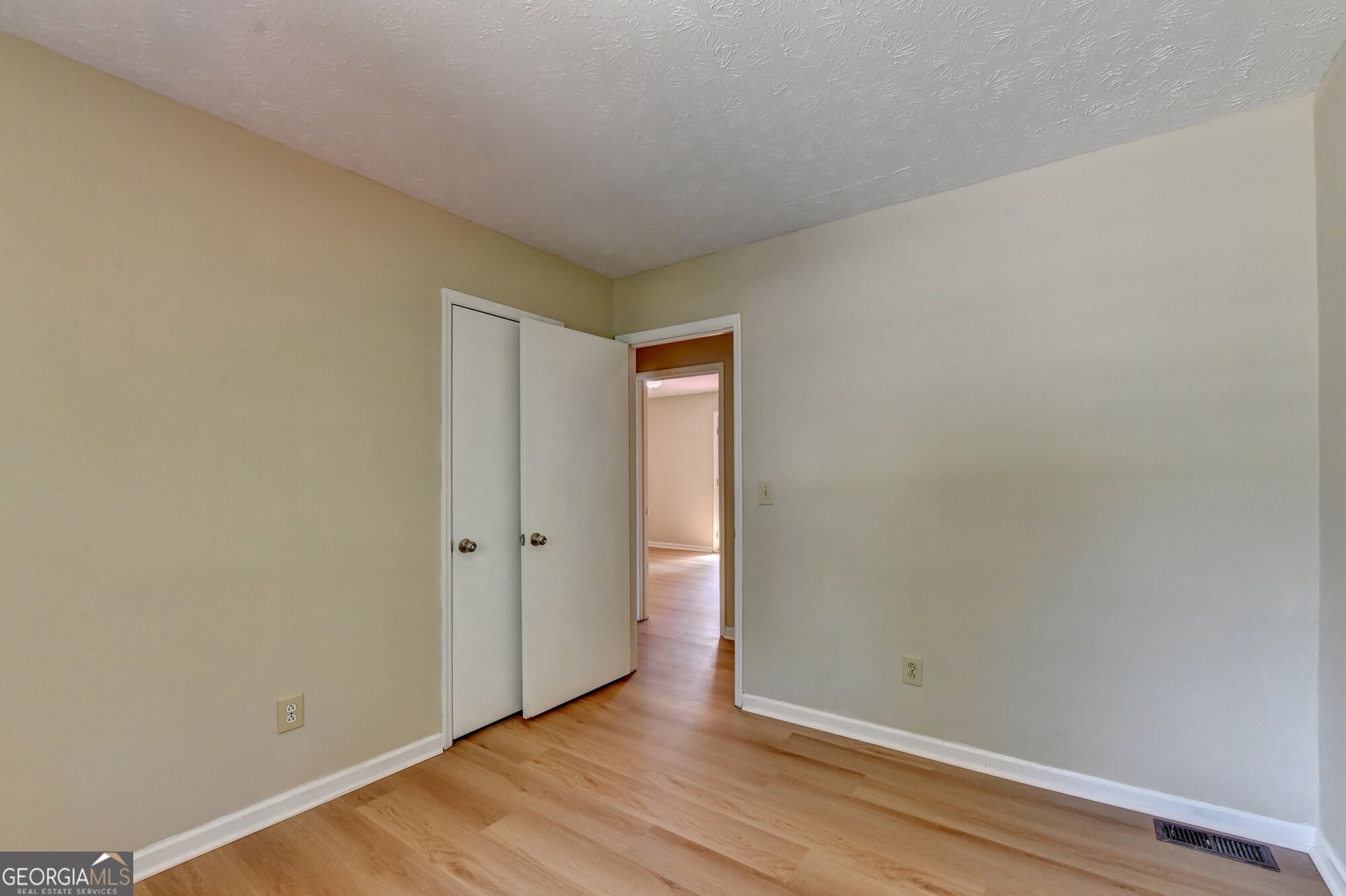 2484 Rhoanoke Drive Property Photo 17