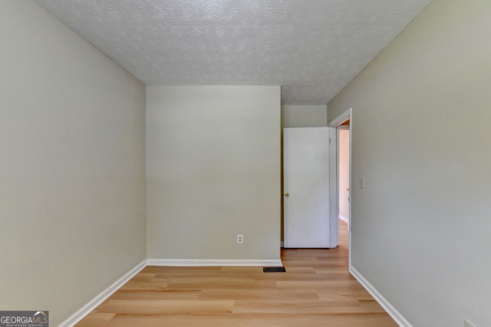2484 Rhoanoke Drive Property Photo 19