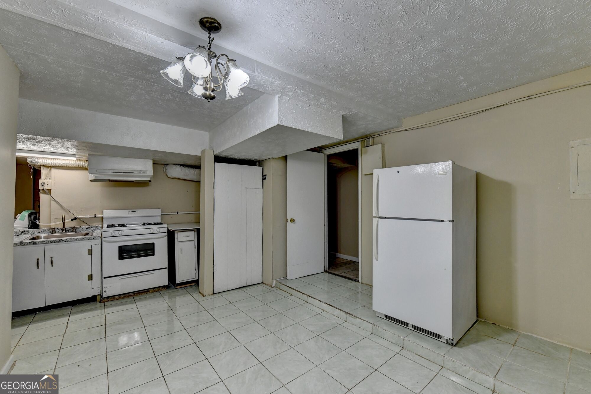 2484 Rhoanoke Drive Property Photo 26